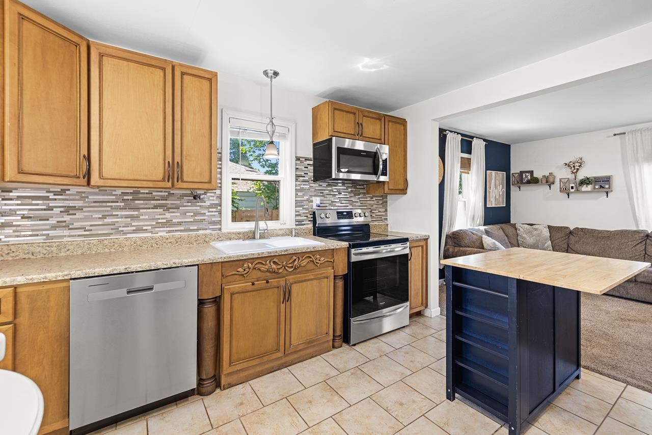 521 N 9TH AVENUE, Wausau, Wisconsin 54401, 4 Bedrooms Bedrooms, ,1 BathroomBathrooms,Residential,For Sale,521 N 9TH AVENUE,22602898