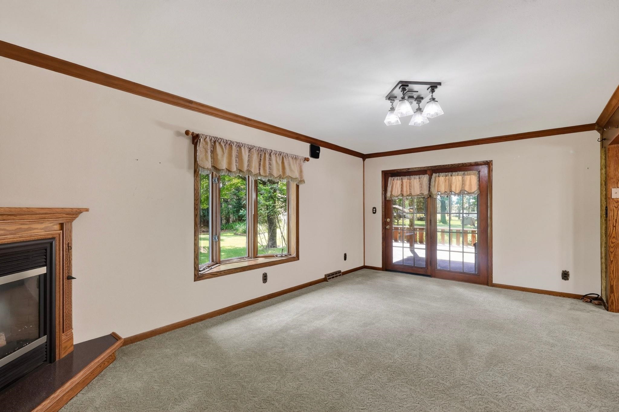 1060 LAKEWOOD LANE, Wisconsin Rapids, Wisconsin 54494, 3 Bedrooms Bedrooms, ,2 BathroomsBathrooms,Residential,For Sale,1060 LAKEWOOD LANE,22602923