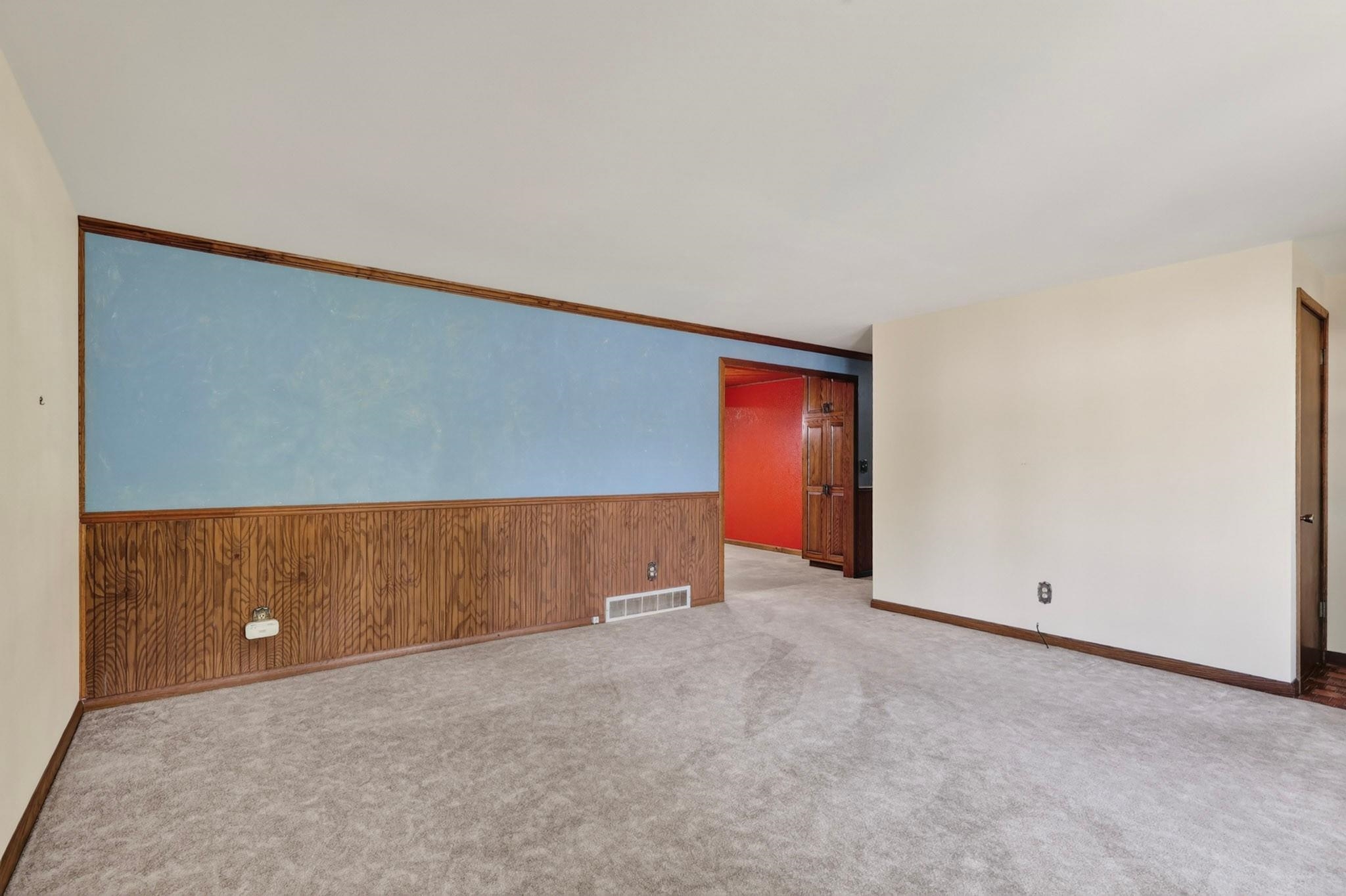 1060 LAKEWOOD LANE, Wisconsin Rapids, Wisconsin 54494, 3 Bedrooms Bedrooms, ,2 BathroomsBathrooms,Residential,For Sale,1060 LAKEWOOD LANE,22602923