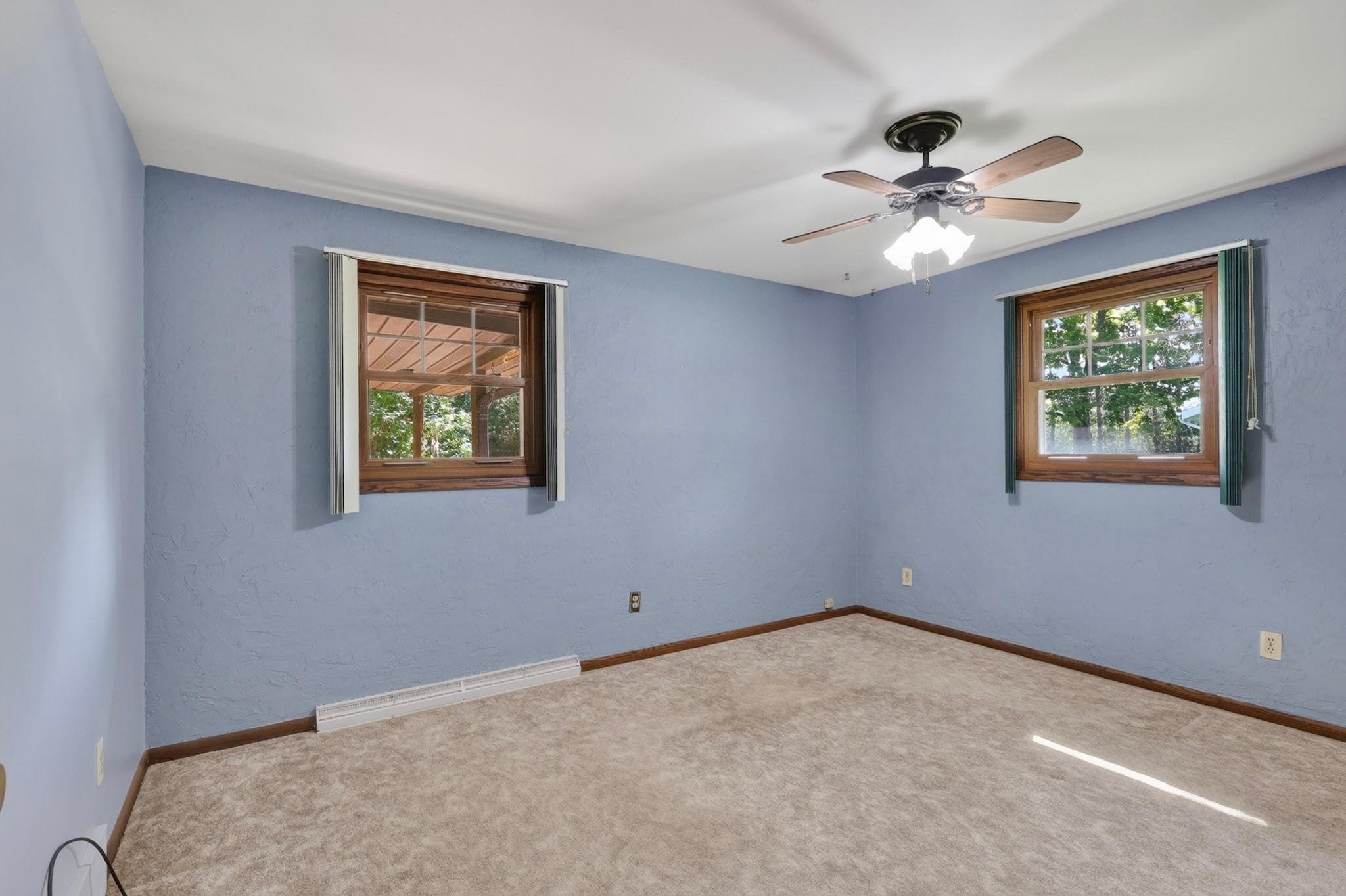 1060 LAKEWOOD LANE, Wisconsin Rapids, Wisconsin 54494, 3 Bedrooms Bedrooms, ,2 BathroomsBathrooms,Residential,For Sale,1060 LAKEWOOD LANE,22602923