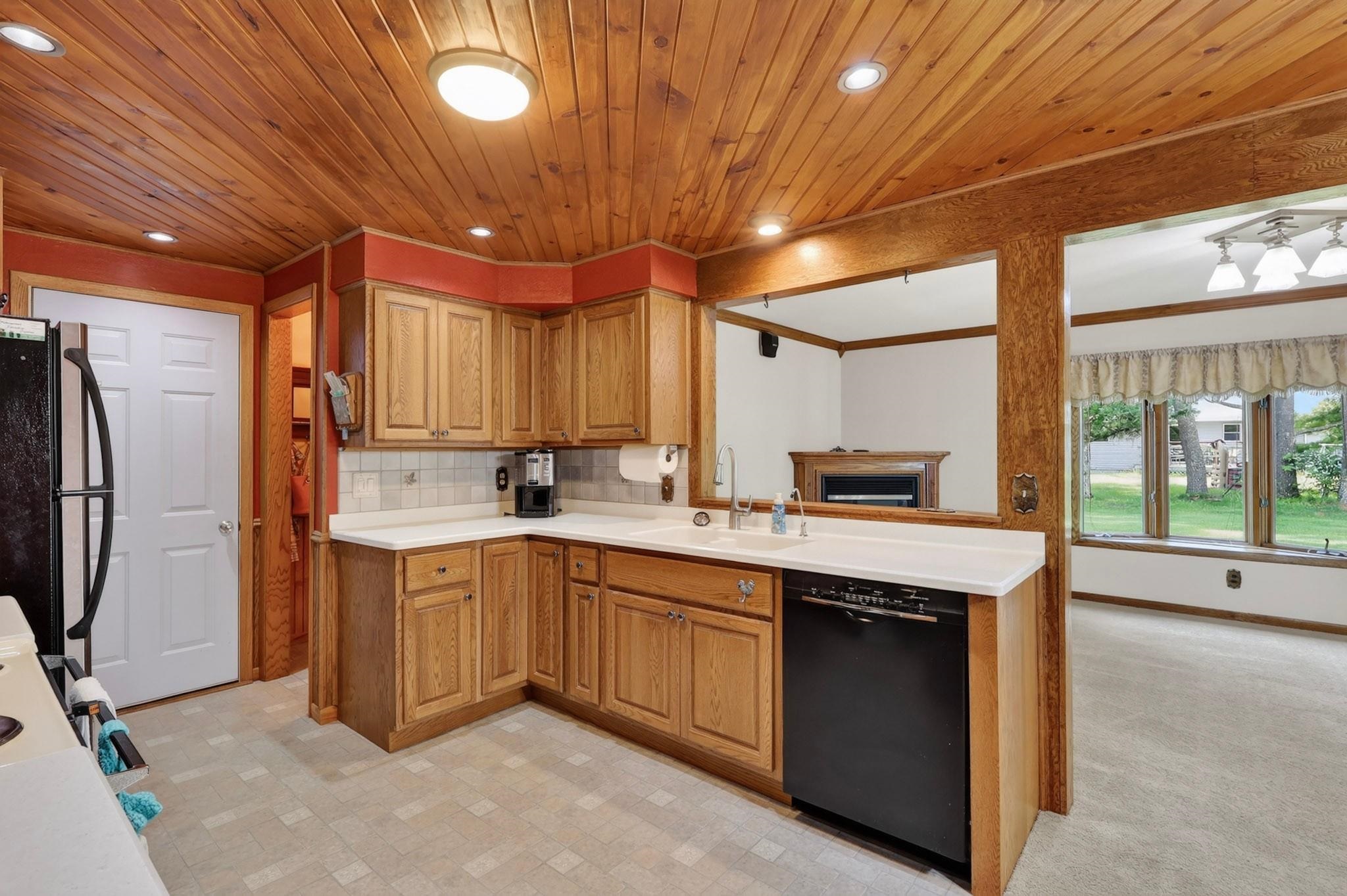 1060 LAKEWOOD LANE, Wisconsin Rapids, Wisconsin 54494, 3 Bedrooms Bedrooms, ,2 BathroomsBathrooms,Residential,For Sale,1060 LAKEWOOD LANE,22602923