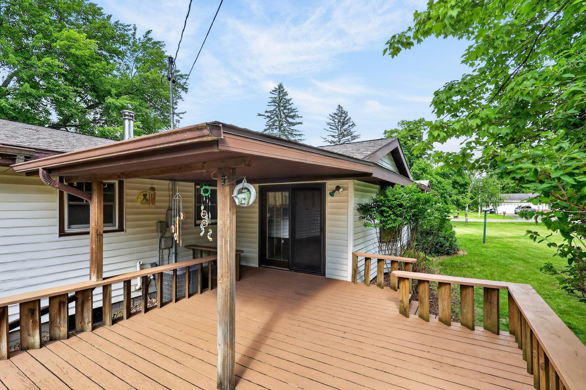 1060 LAKEWOOD LANE, Wisconsin Rapids, Wisconsin 54494, 3 Bedrooms Bedrooms, ,2 BathroomsBathrooms,Residential,For Sale,1060 LAKEWOOD LANE,22602923