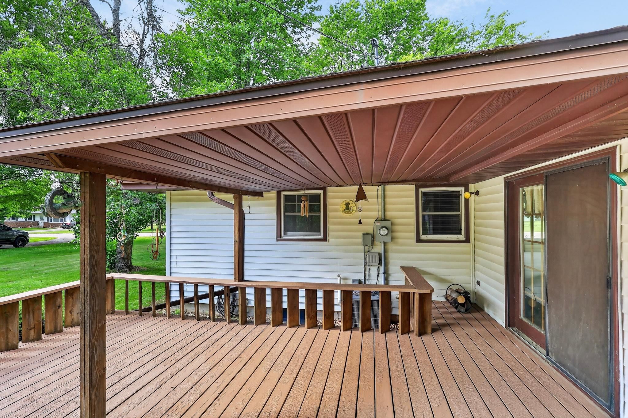1060 LAKEWOOD LANE, Wisconsin Rapids, Wisconsin 54494, 3 Bedrooms Bedrooms, ,2 BathroomsBathrooms,Residential,For Sale,1060 LAKEWOOD LANE,22602923