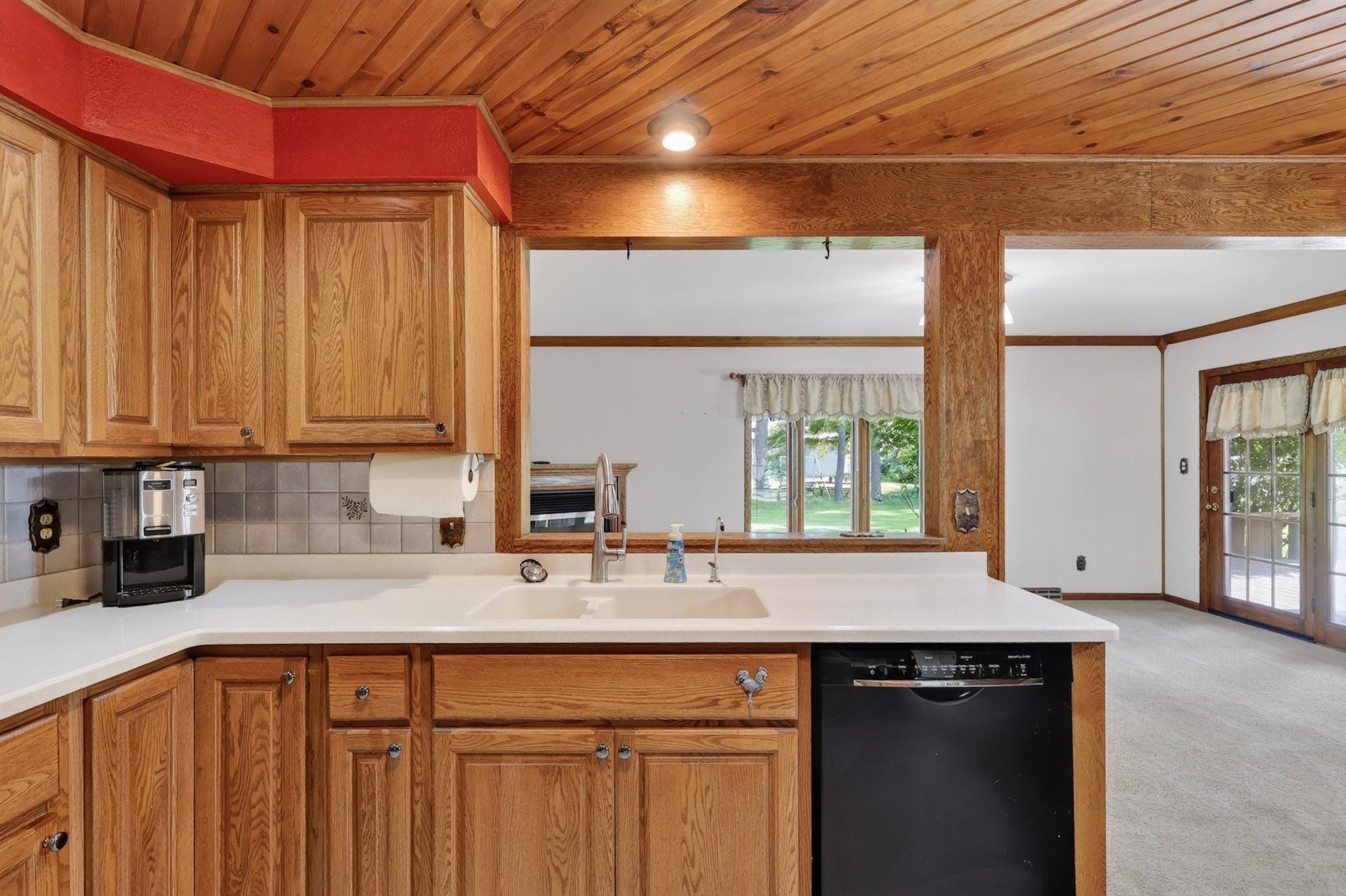 1060 LAKEWOOD LANE, Wisconsin Rapids, Wisconsin 54494, 3 Bedrooms Bedrooms, ,2 BathroomsBathrooms,Residential,For Sale,1060 LAKEWOOD LANE,22602923