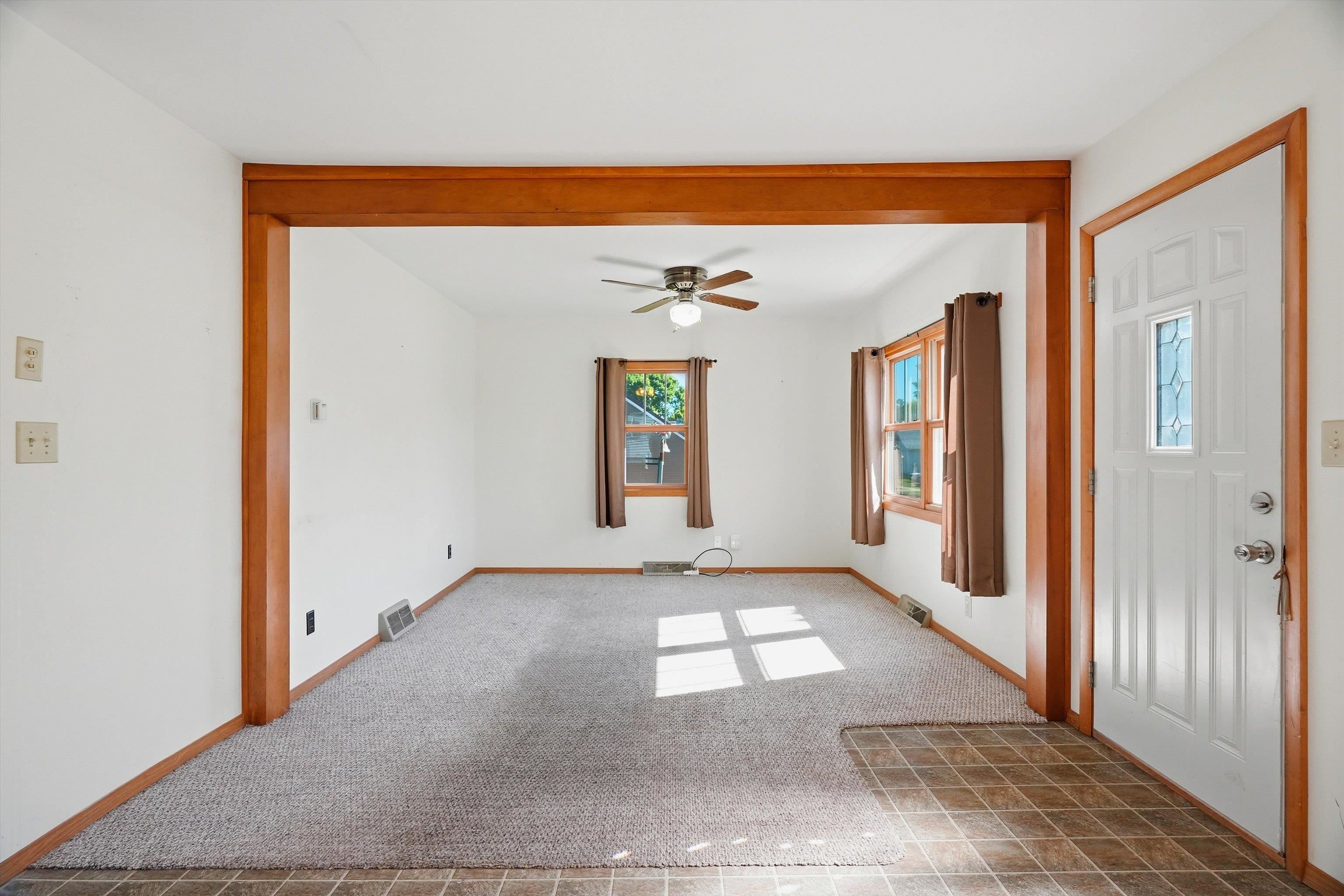 400 N VINE AVENUE, Marshfield, Wisconsin 54449, 4 Bedrooms Bedrooms, ,1 BathroomBathrooms,Residential,For Sale,400 N VINE AVENUE,22602925