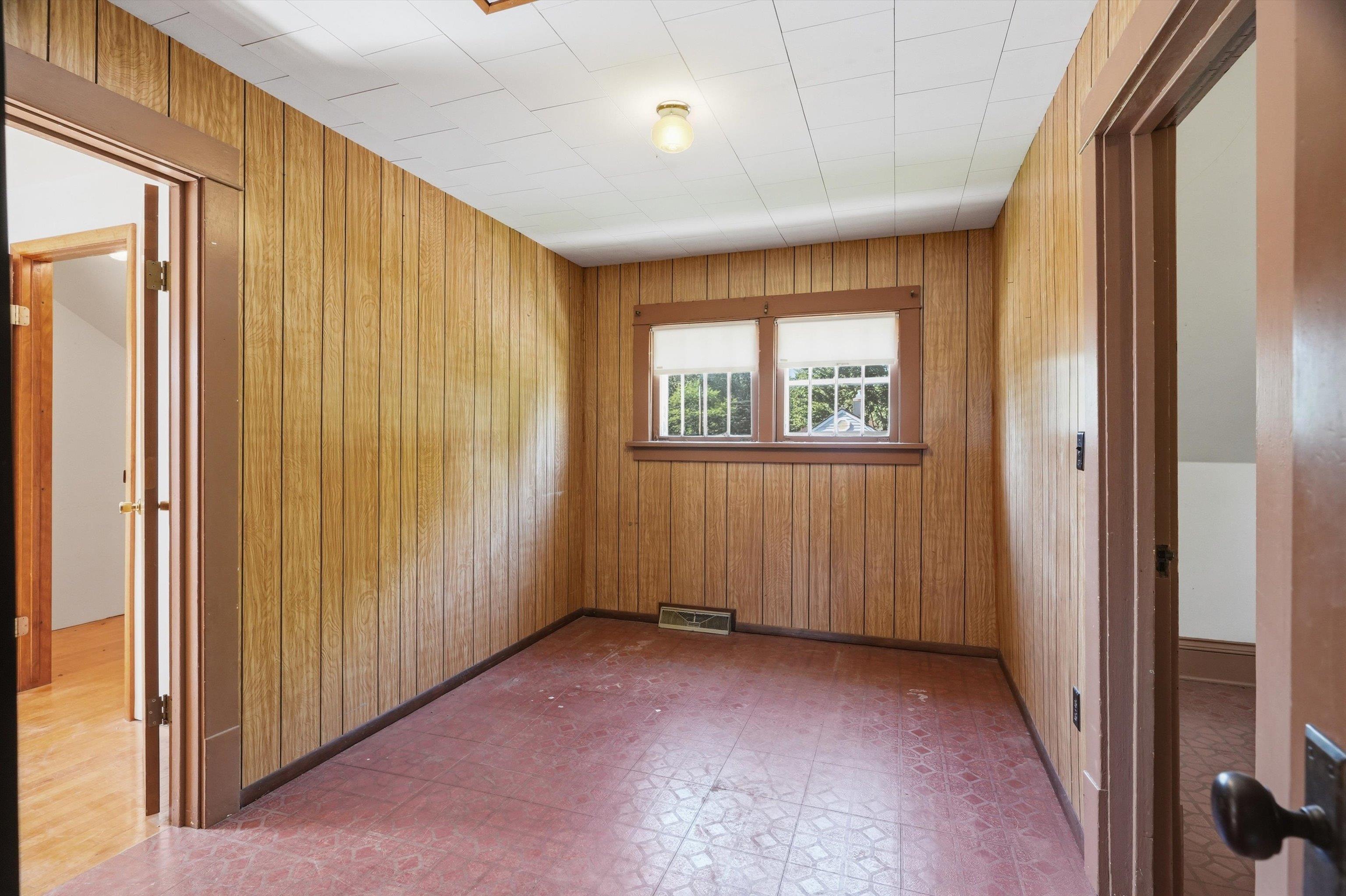 400 N VINE AVENUE, Marshfield, Wisconsin 54449, 4 Bedrooms Bedrooms, ,1 BathroomBathrooms,Residential,For Sale,400 N VINE AVENUE,22602925