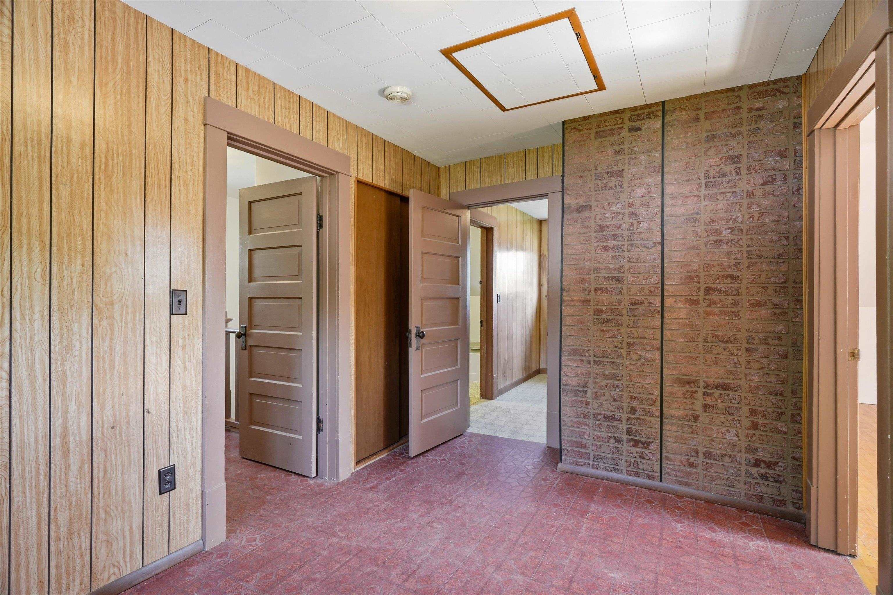 400 N VINE AVENUE, Marshfield, Wisconsin 54449, 4 Bedrooms Bedrooms, ,1 BathroomBathrooms,Residential,For Sale,400 N VINE AVENUE,22602925