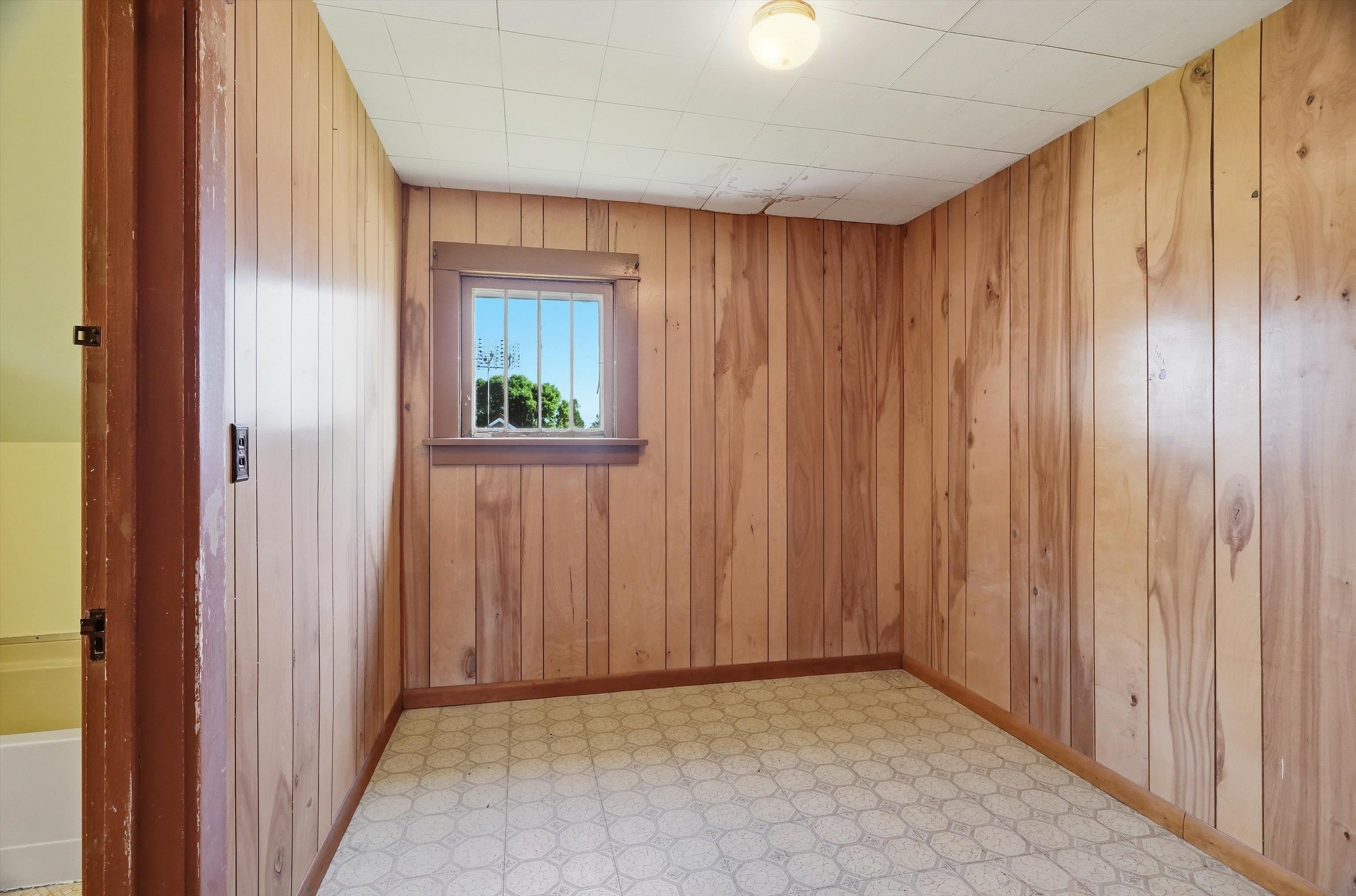400 N VINE AVENUE, Marshfield, Wisconsin 54449, 4 Bedrooms Bedrooms, ,1 BathroomBathrooms,Residential,For Sale,400 N VINE AVENUE,22602925