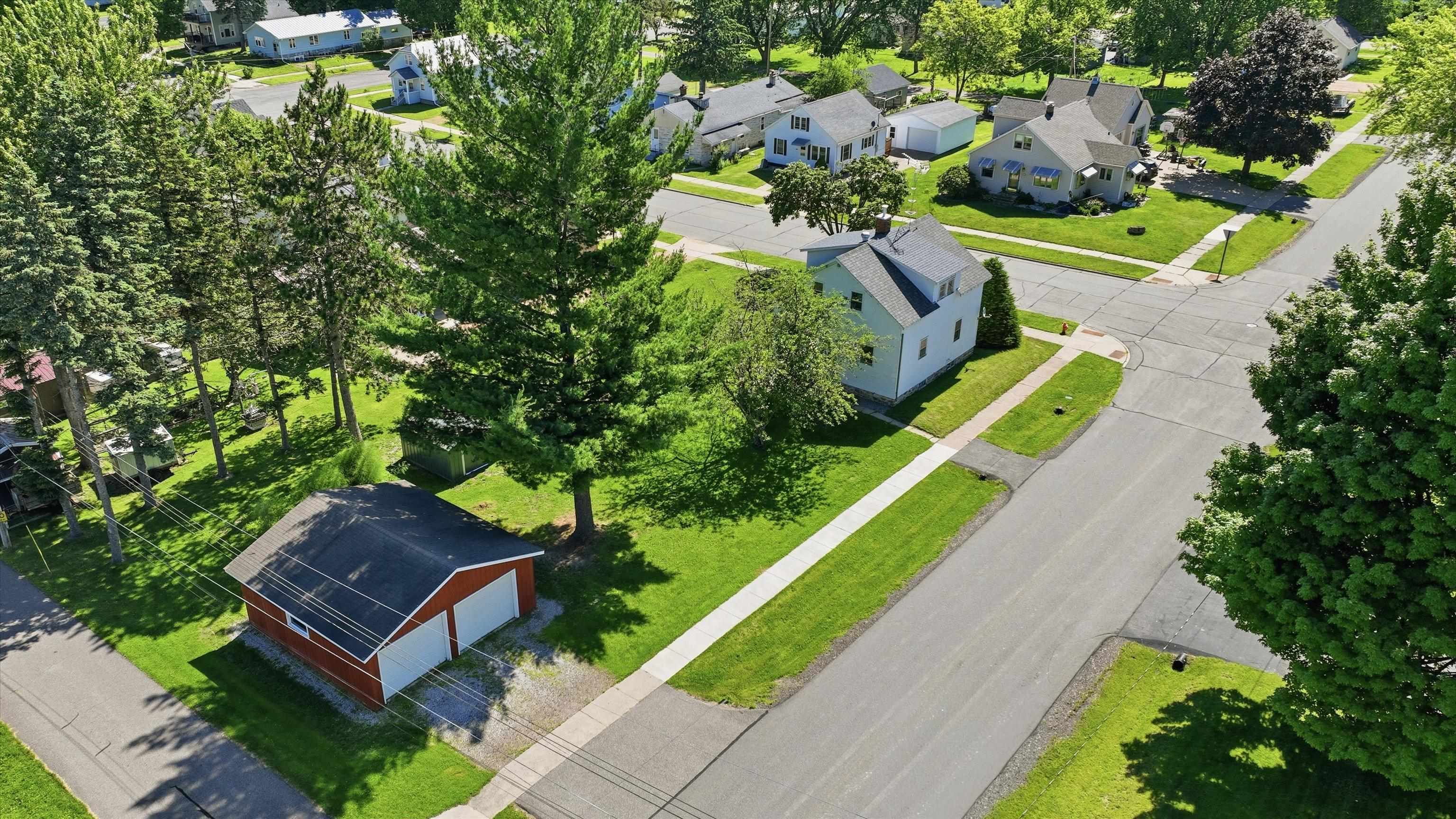 400 N VINE AVENUE, Marshfield, Wisconsin 54449, 4 Bedrooms Bedrooms, ,1 BathroomBathrooms,Residential,For Sale,400 N VINE AVENUE,22602925