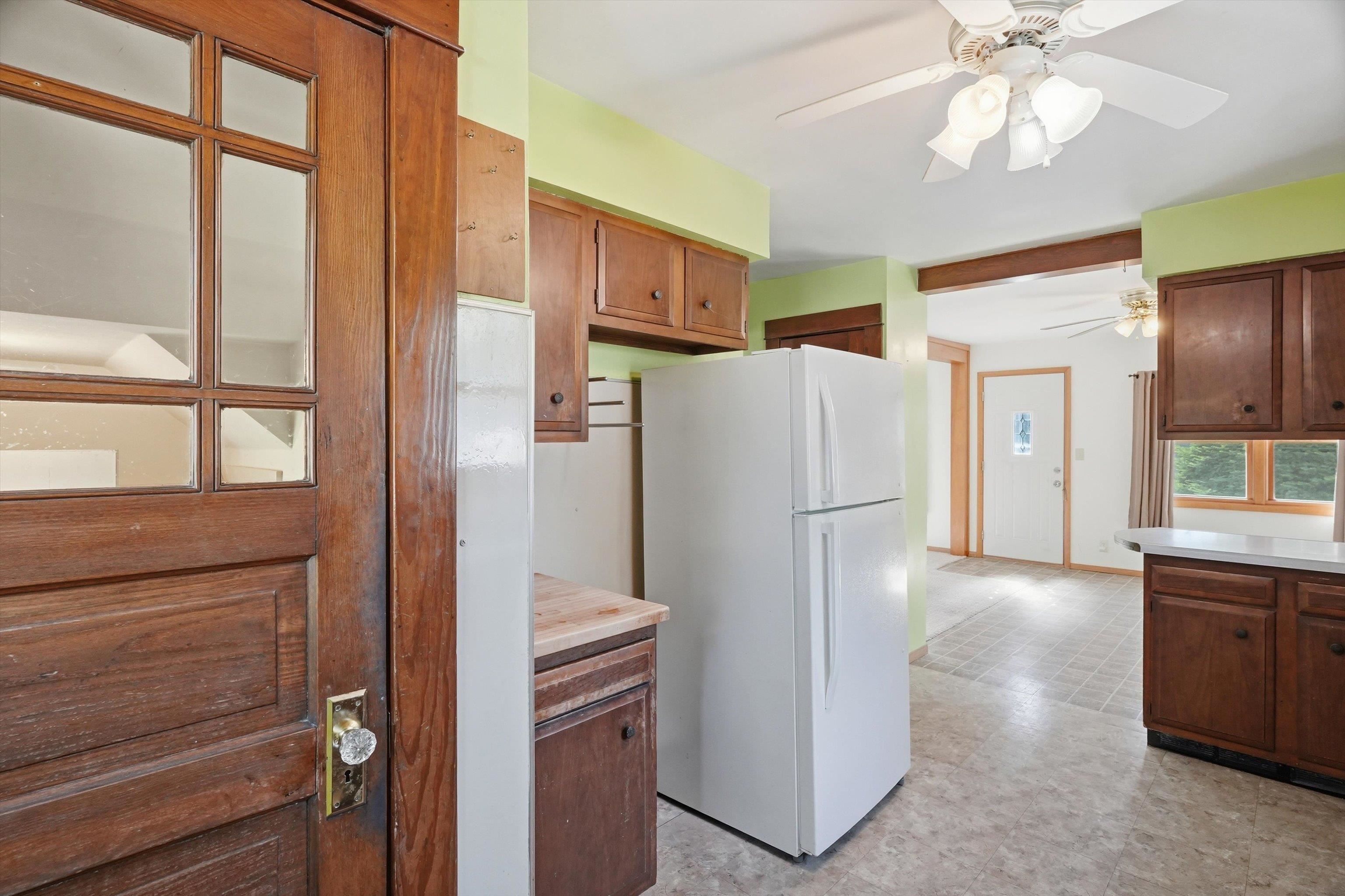 400 N VINE AVENUE, Marshfield, Wisconsin 54449, 4 Bedrooms Bedrooms, ,1 BathroomBathrooms,Residential,For Sale,400 N VINE AVENUE,22602925