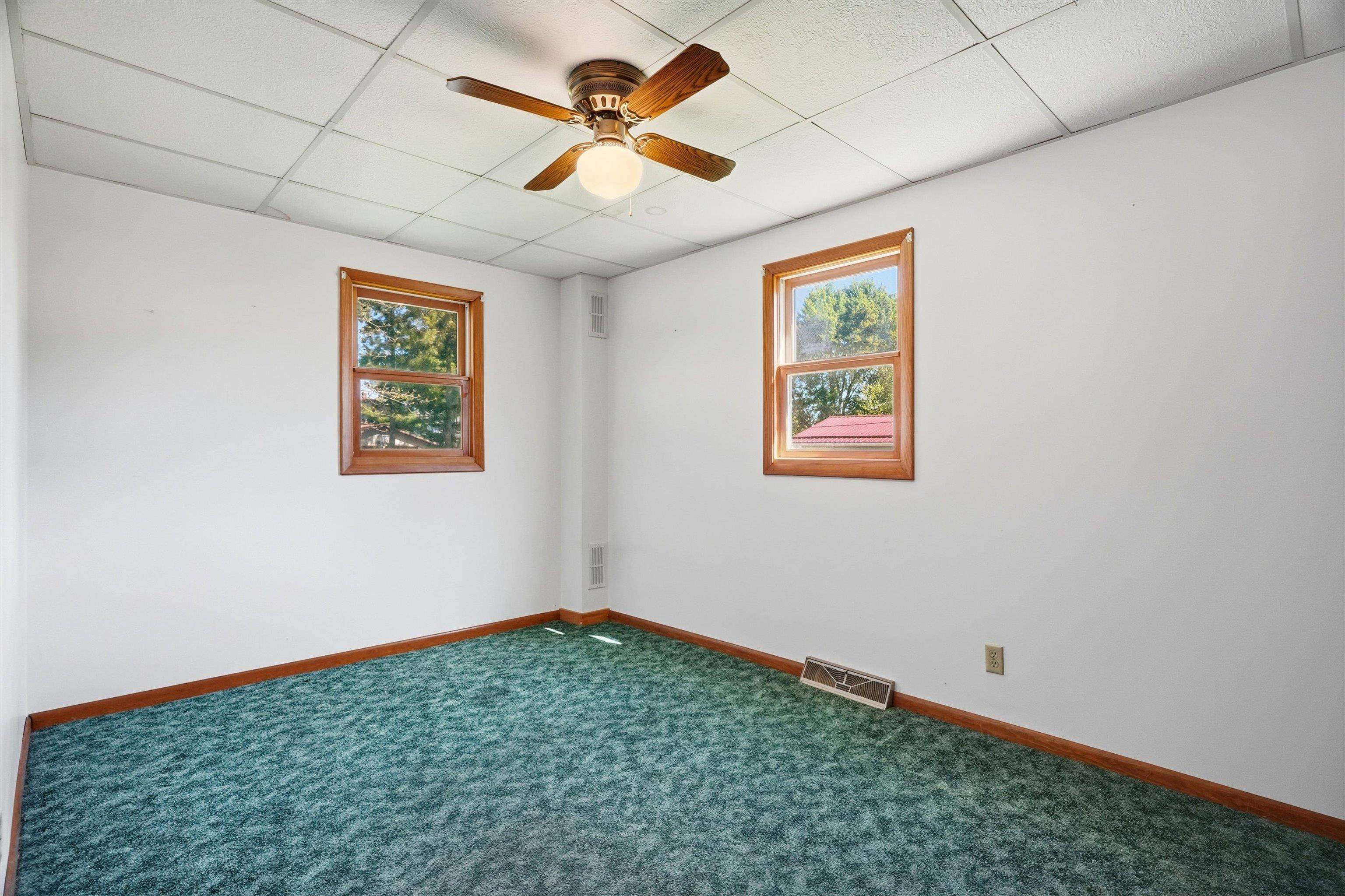 400 N VINE AVENUE, Marshfield, Wisconsin 54449, 4 Bedrooms Bedrooms, ,1 BathroomBathrooms,Residential,For Sale,400 N VINE AVENUE,22602925