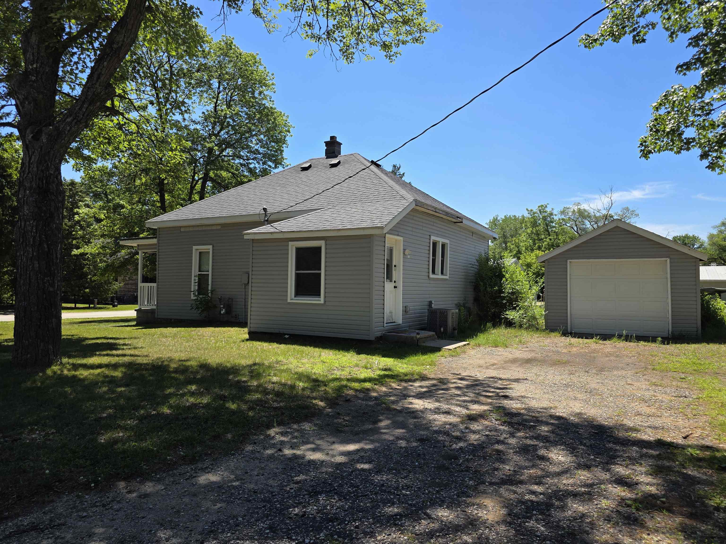 607 S MILLER STREET, Oxford, Wisconsin 53952, 2 Bedrooms Bedrooms, ,1 BathroomBathrooms,Residential,For Sale,607 S MILLER STREET,22602926