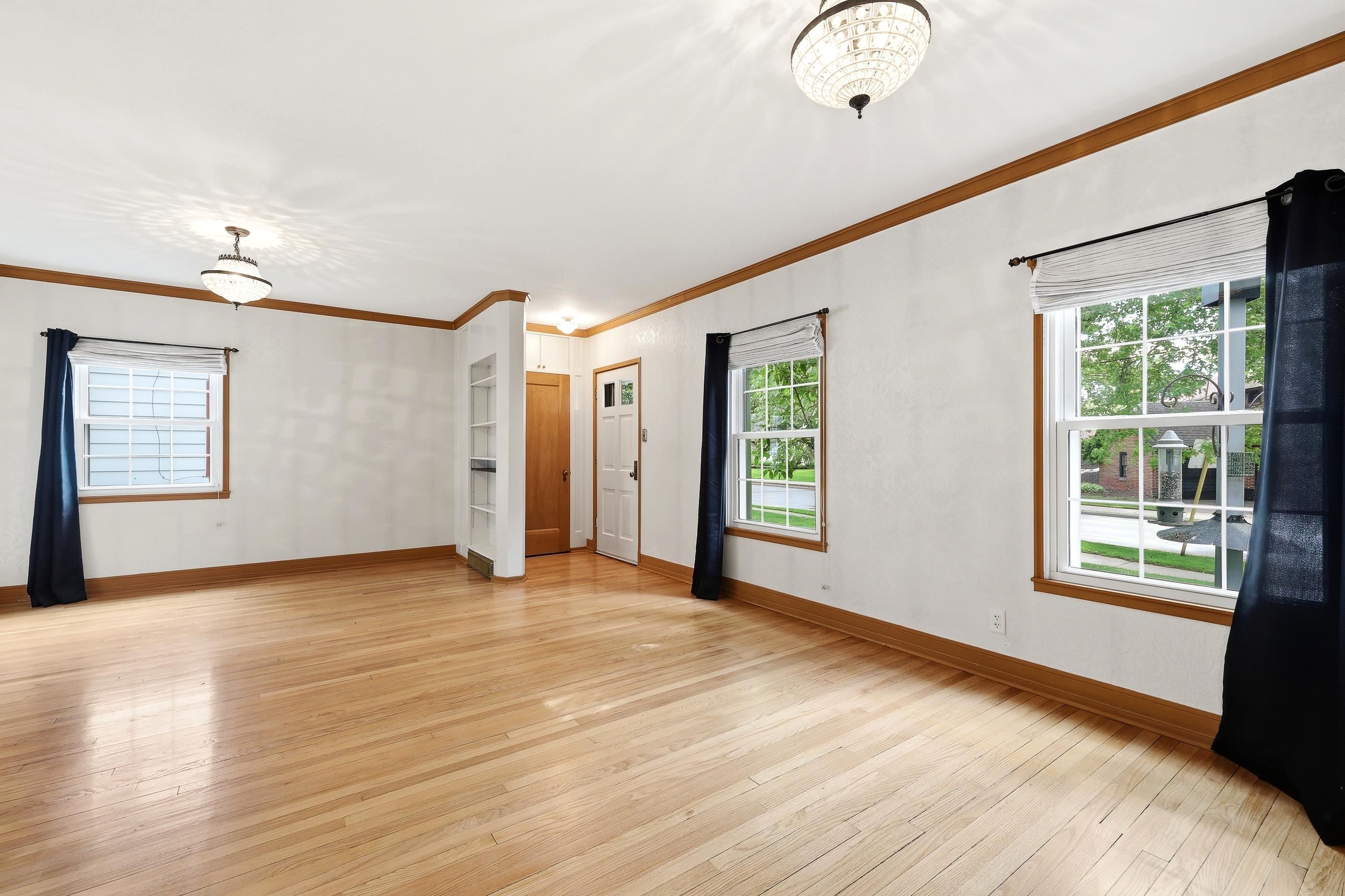 814 S OAK AVENUE, Marshfield, Wisconsin 54449, 2 Bedrooms Bedrooms, ,1 BathroomBathrooms,Residential,For Sale,814 S OAK AVENUE,22602928