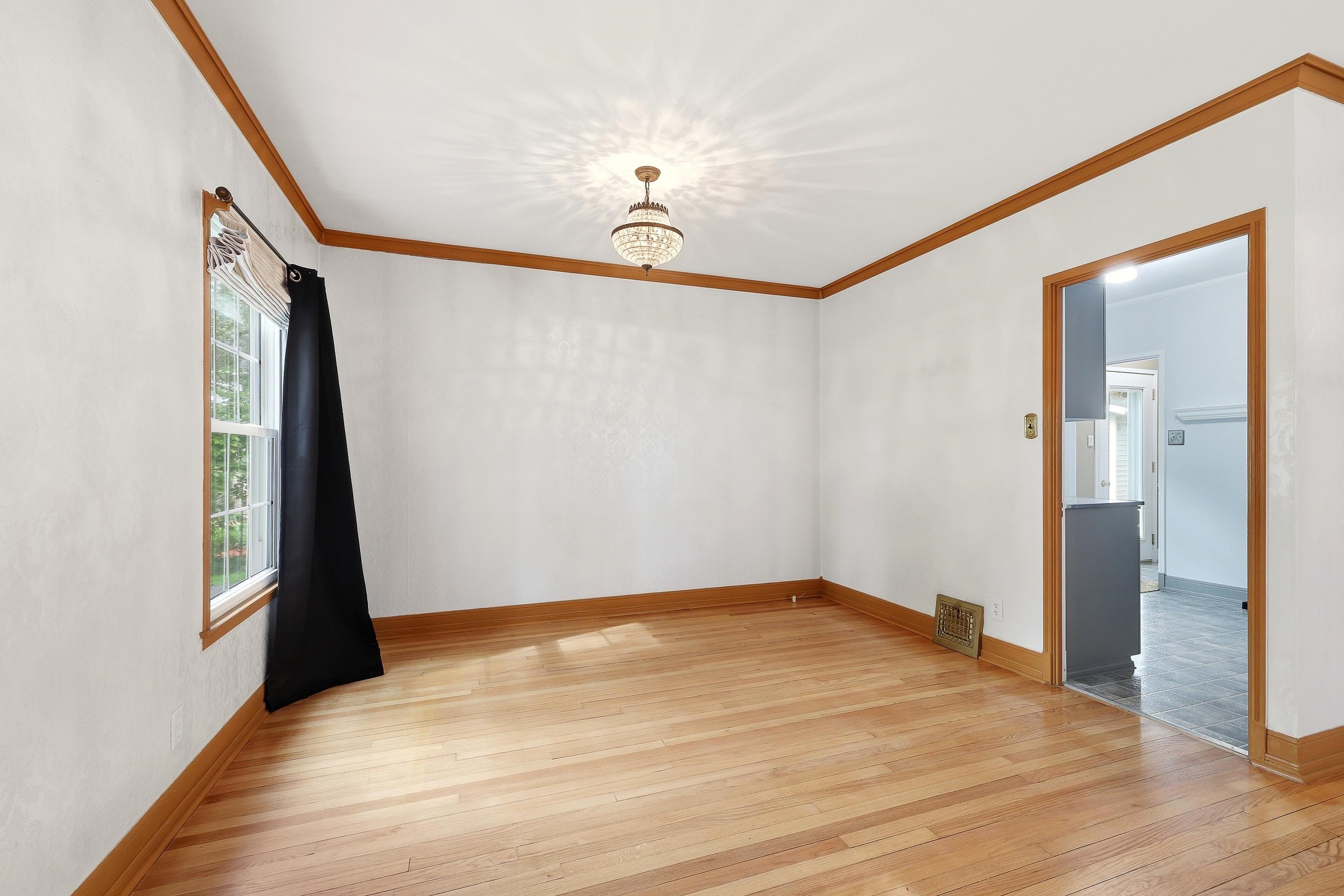 814 S OAK AVENUE, Marshfield, Wisconsin 54449, 2 Bedrooms Bedrooms, ,1 BathroomBathrooms,Residential,For Sale,814 S OAK AVENUE,22602928