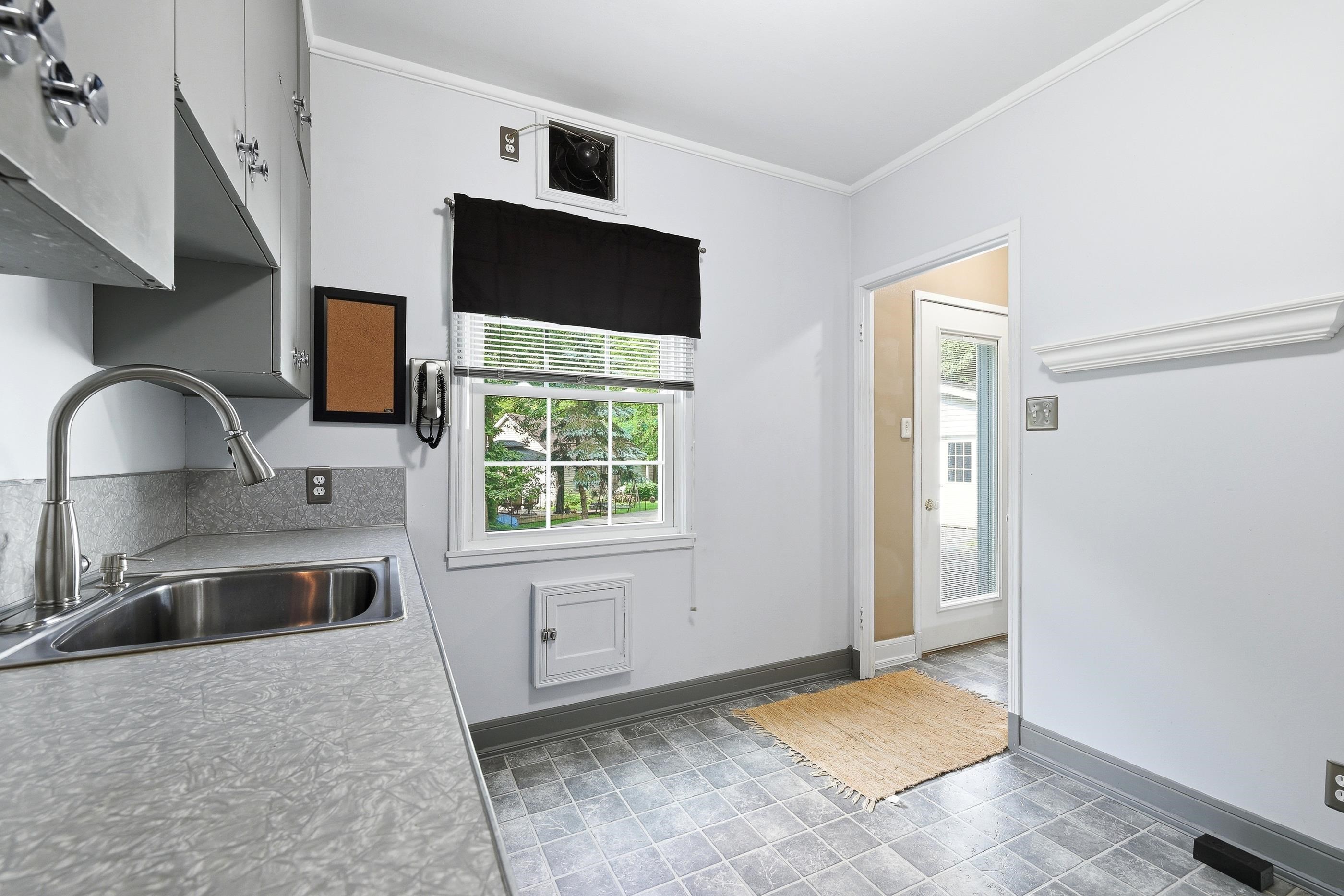 814 S OAK AVENUE, Marshfield, Wisconsin 54449, 2 Bedrooms Bedrooms, ,1 BathroomBathrooms,Residential,For Sale,814 S OAK AVENUE,22602928