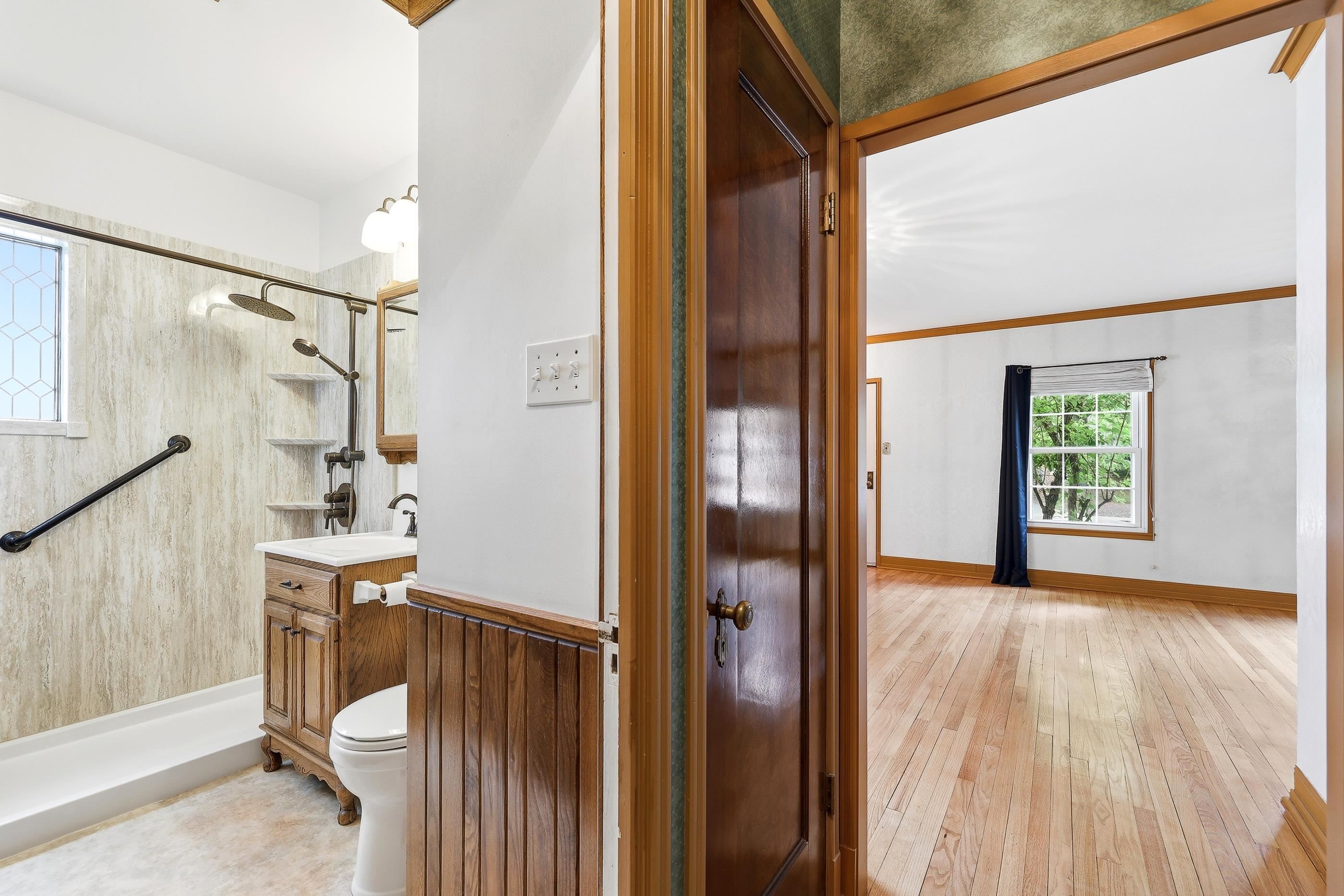 814 S OAK AVENUE, Marshfield, Wisconsin 54449, 2 Bedrooms Bedrooms, ,1 BathroomBathrooms,Residential,For Sale,814 S OAK AVENUE,22602928