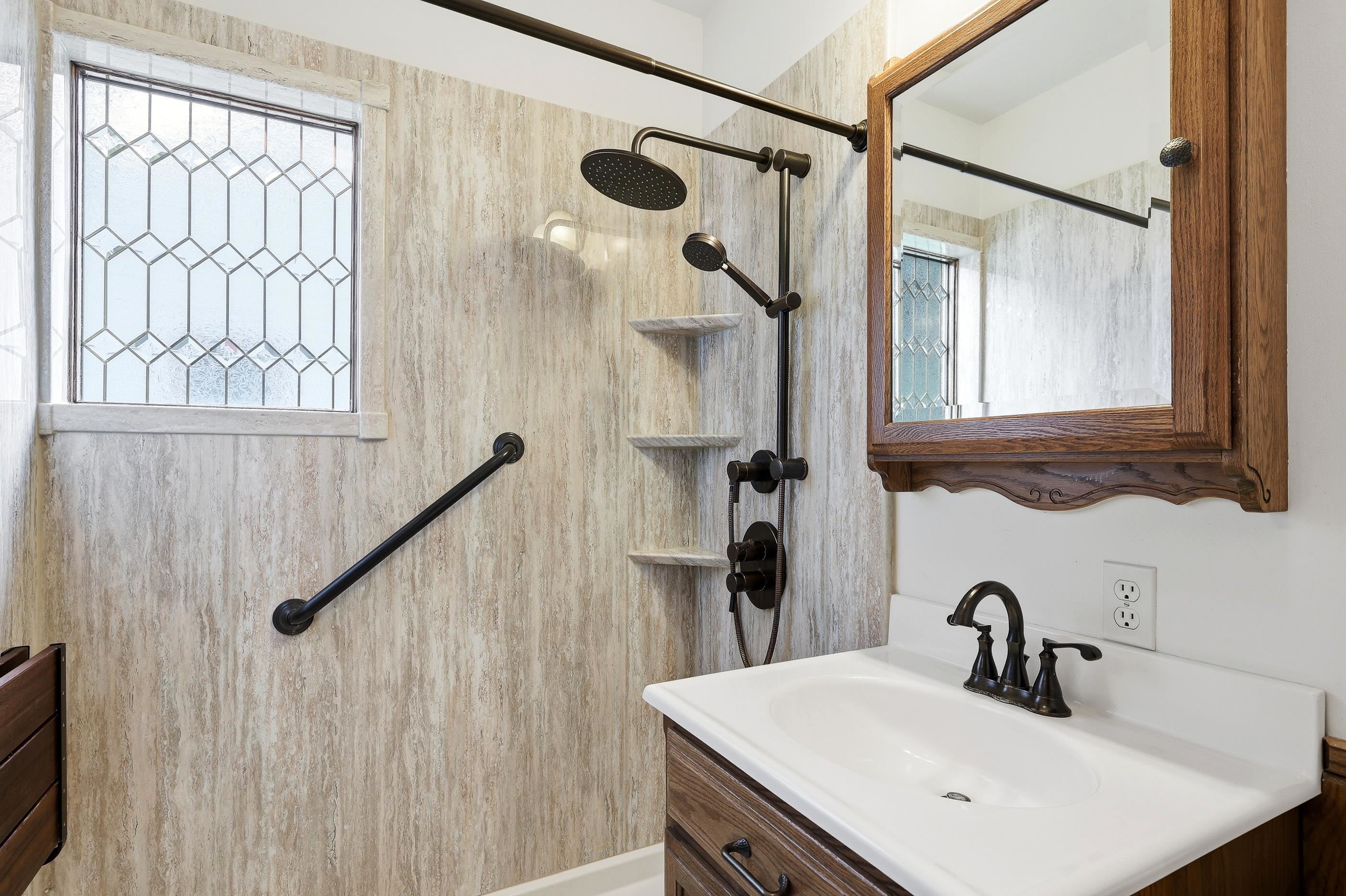 814 S OAK AVENUE, Marshfield, Wisconsin 54449, 2 Bedrooms Bedrooms, ,1 BathroomBathrooms,Residential,For Sale,814 S OAK AVENUE,22602928