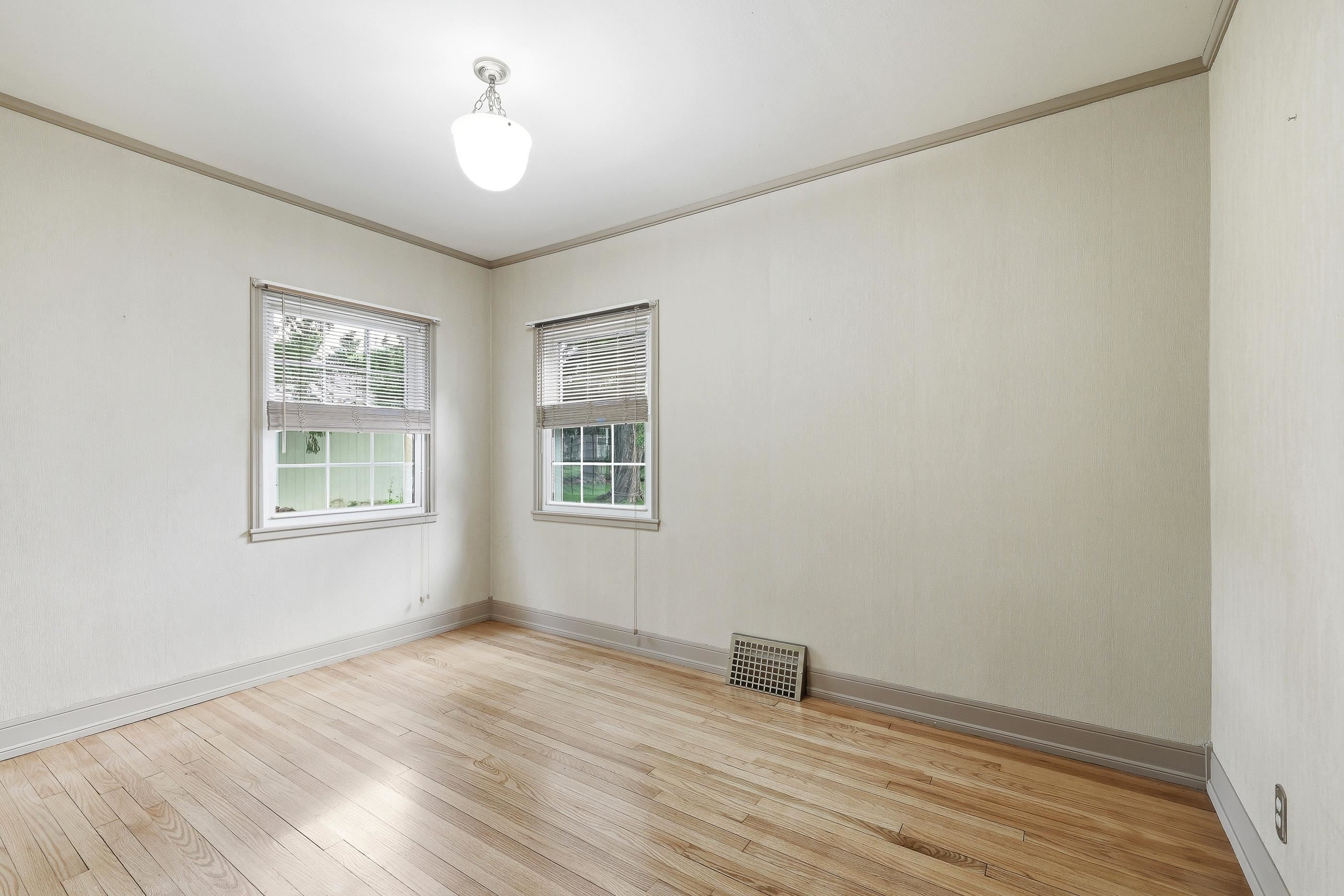 814 S OAK AVENUE, Marshfield, Wisconsin 54449, 2 Bedrooms Bedrooms, ,1 BathroomBathrooms,Residential,For Sale,814 S OAK AVENUE,22602928