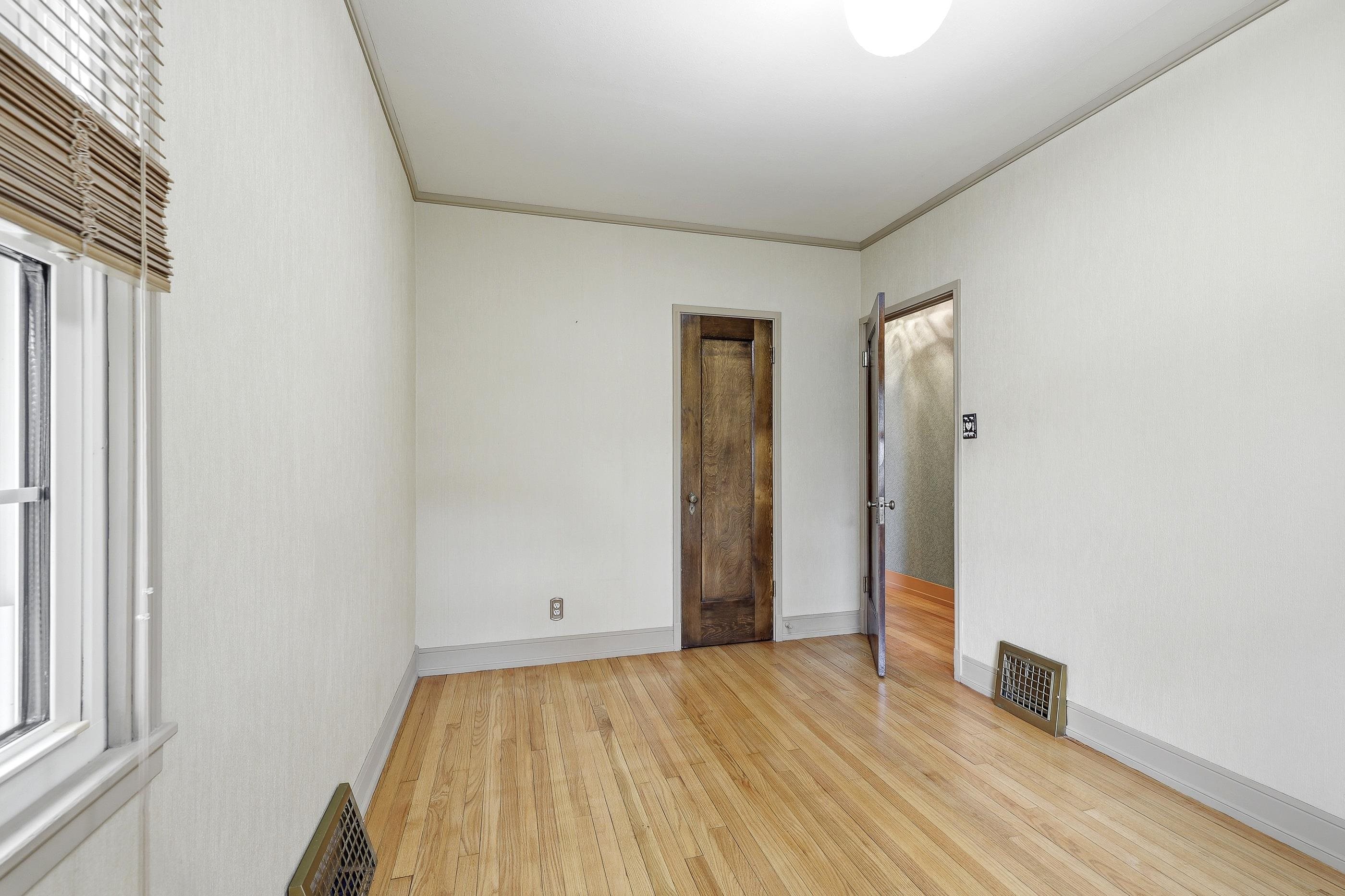 814 S OAK AVENUE, Marshfield, Wisconsin 54449, 2 Bedrooms Bedrooms, ,1 BathroomBathrooms,Residential,For Sale,814 S OAK AVENUE,22602928