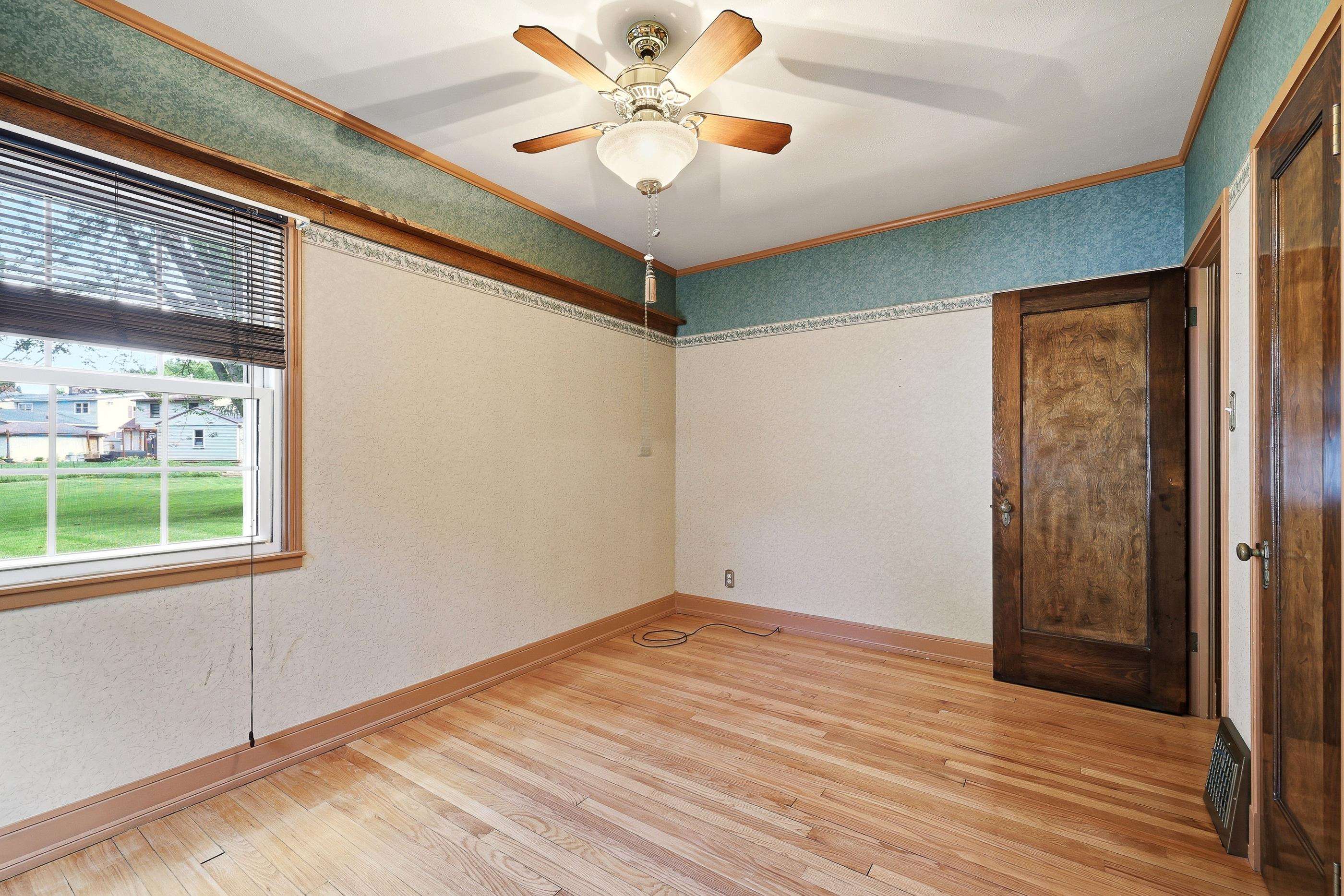 814 S OAK AVENUE, Marshfield, Wisconsin 54449, 2 Bedrooms Bedrooms, ,1 BathroomBathrooms,Residential,For Sale,814 S OAK AVENUE,22602928