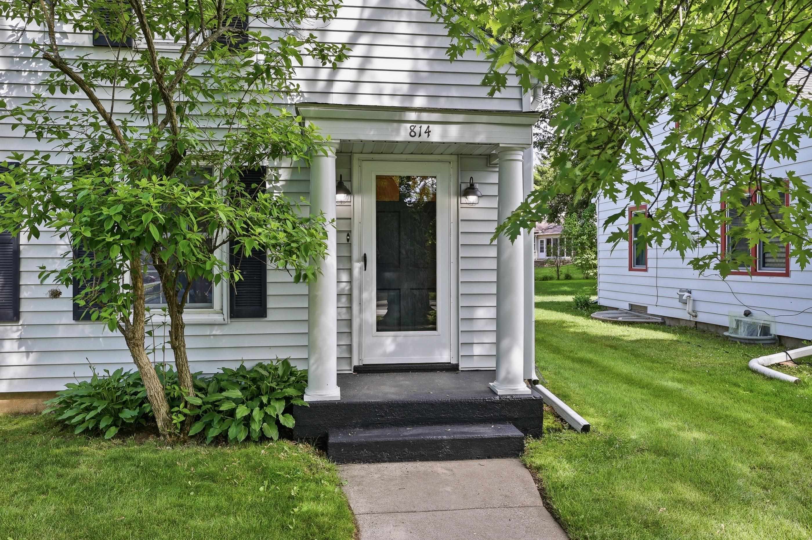 814 S OAK AVENUE, Marshfield, Wisconsin 54449, 2 Bedrooms Bedrooms, ,1 BathroomBathrooms,Residential,For Sale,814 S OAK AVENUE,22602928
