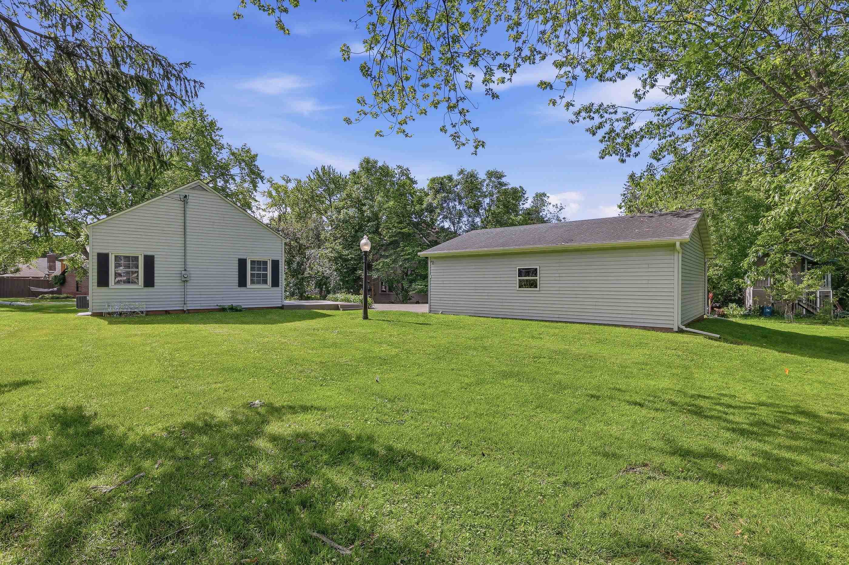 814 S OAK AVENUE, Marshfield, Wisconsin 54449, 2 Bedrooms Bedrooms, ,1 BathroomBathrooms,Residential,For Sale,814 S OAK AVENUE,22602928