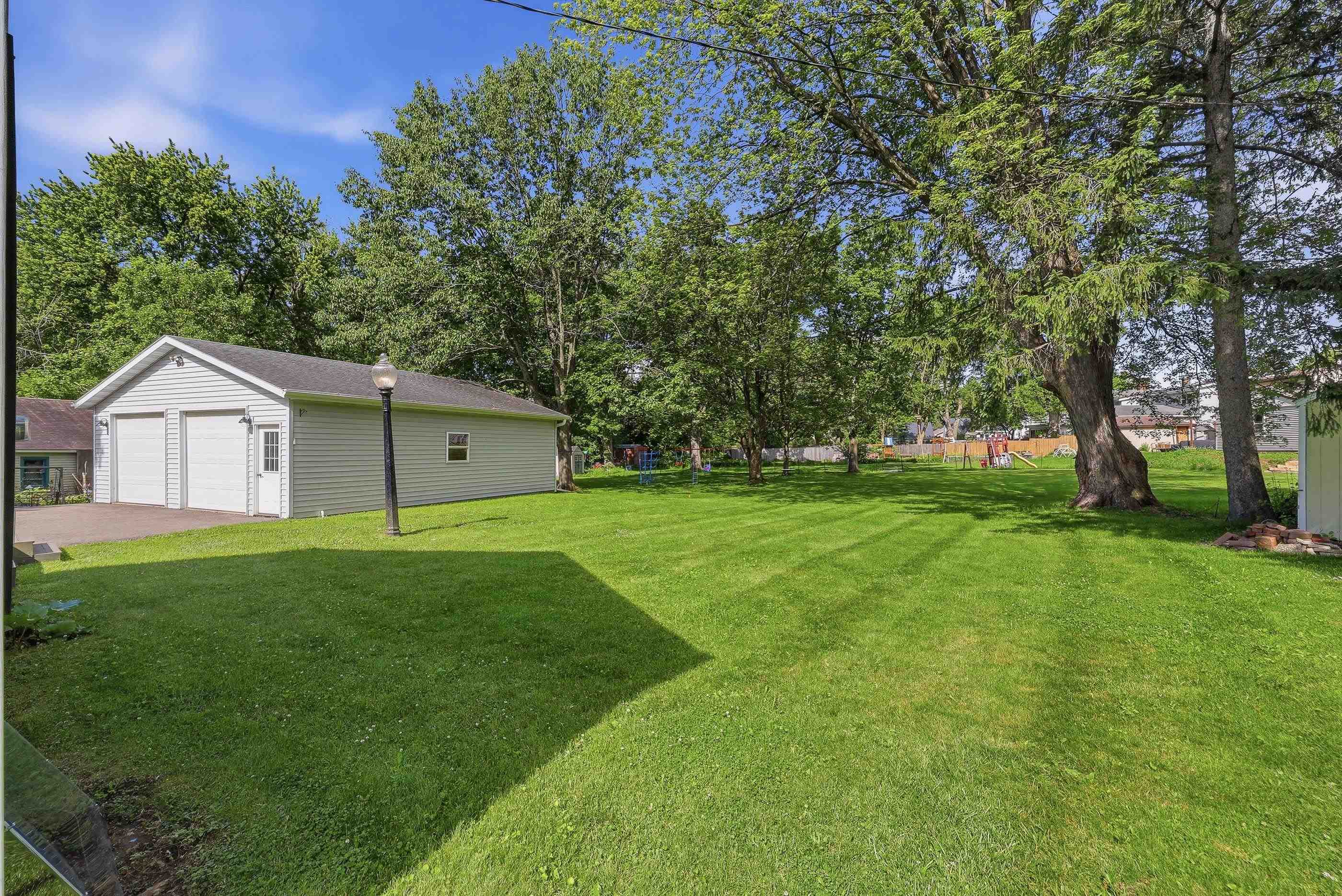 814 S OAK AVENUE, Marshfield, Wisconsin 54449, 2 Bedrooms Bedrooms, ,1 BathroomBathrooms,Residential,For Sale,814 S OAK AVENUE,22602928