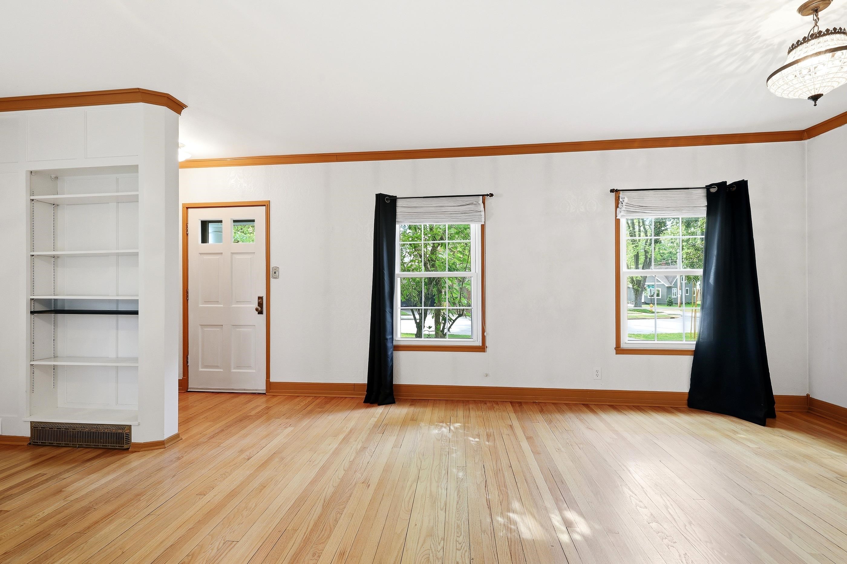 814 S OAK AVENUE, Marshfield, Wisconsin 54449, 2 Bedrooms Bedrooms, ,1 BathroomBathrooms,Residential,For Sale,814 S OAK AVENUE,22602928