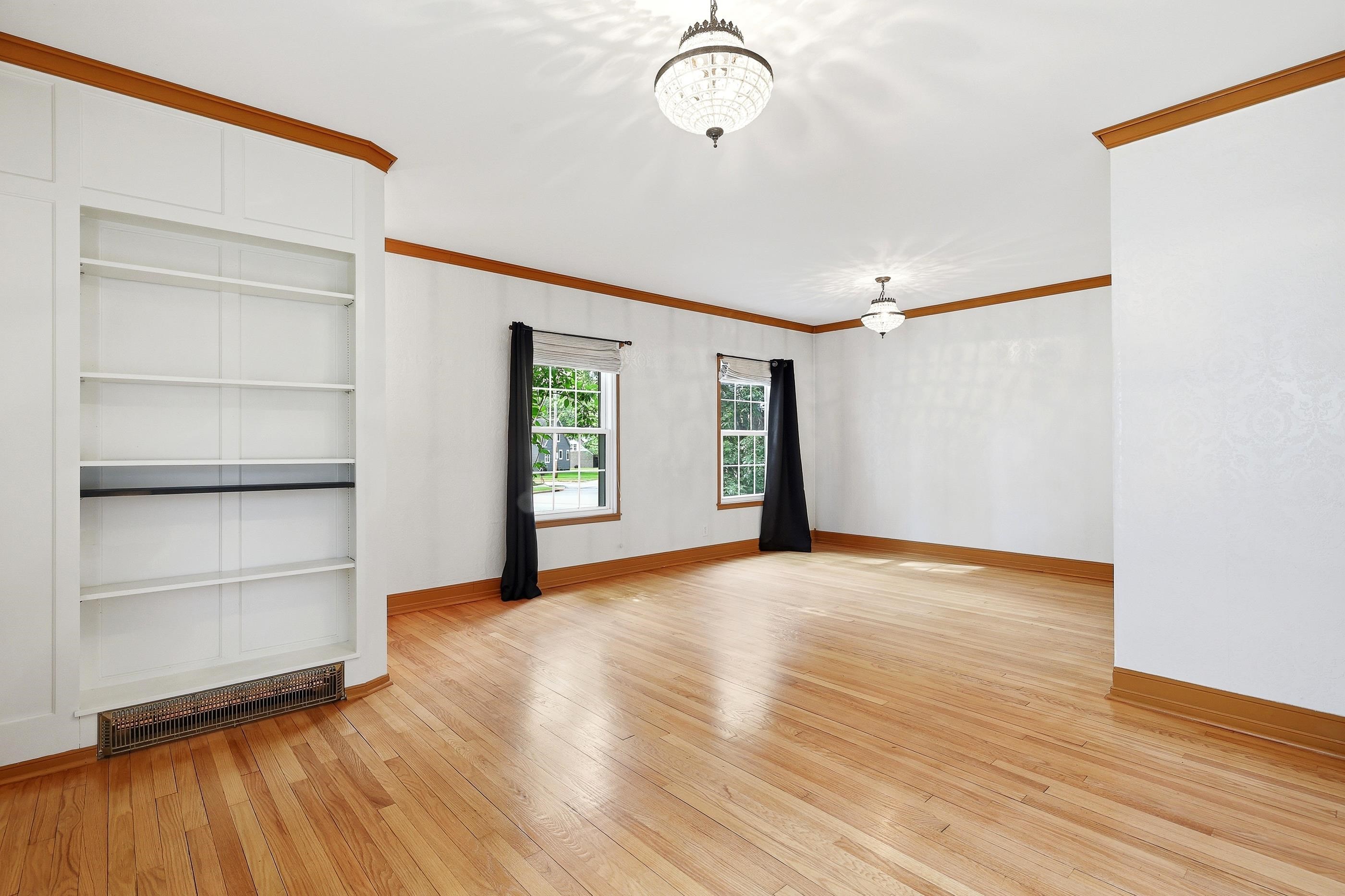 814 S OAK AVENUE, Marshfield, Wisconsin 54449, 2 Bedrooms Bedrooms, ,1 BathroomBathrooms,Residential,For Sale,814 S OAK AVENUE,22602928