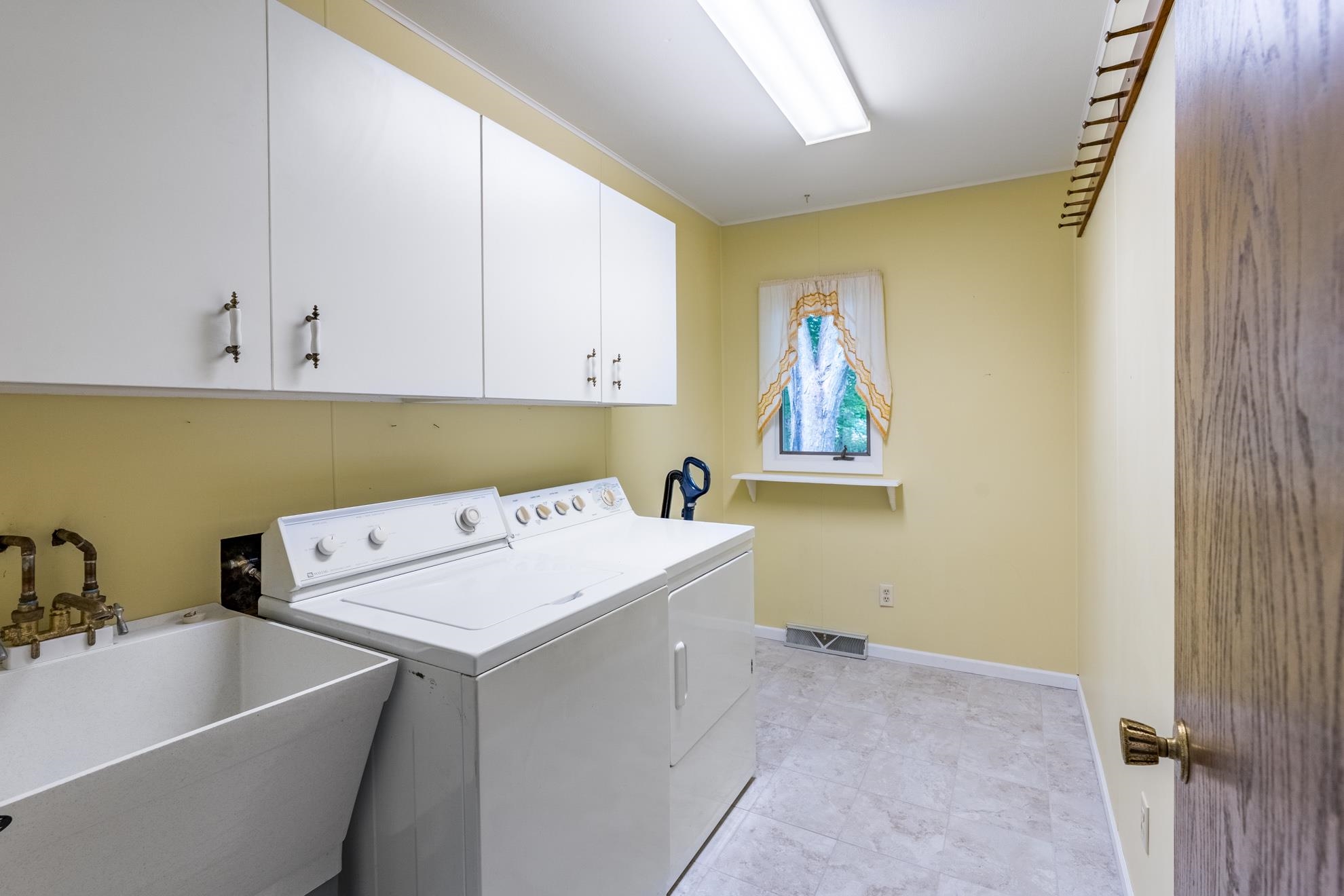 5600 N 32ND AVENUE, Wausau, Wisconsin 54401, 3 Bedrooms Bedrooms, ,1 BathroomBathrooms,Residential,For Sale,5600 N 32ND AVENUE,22602929