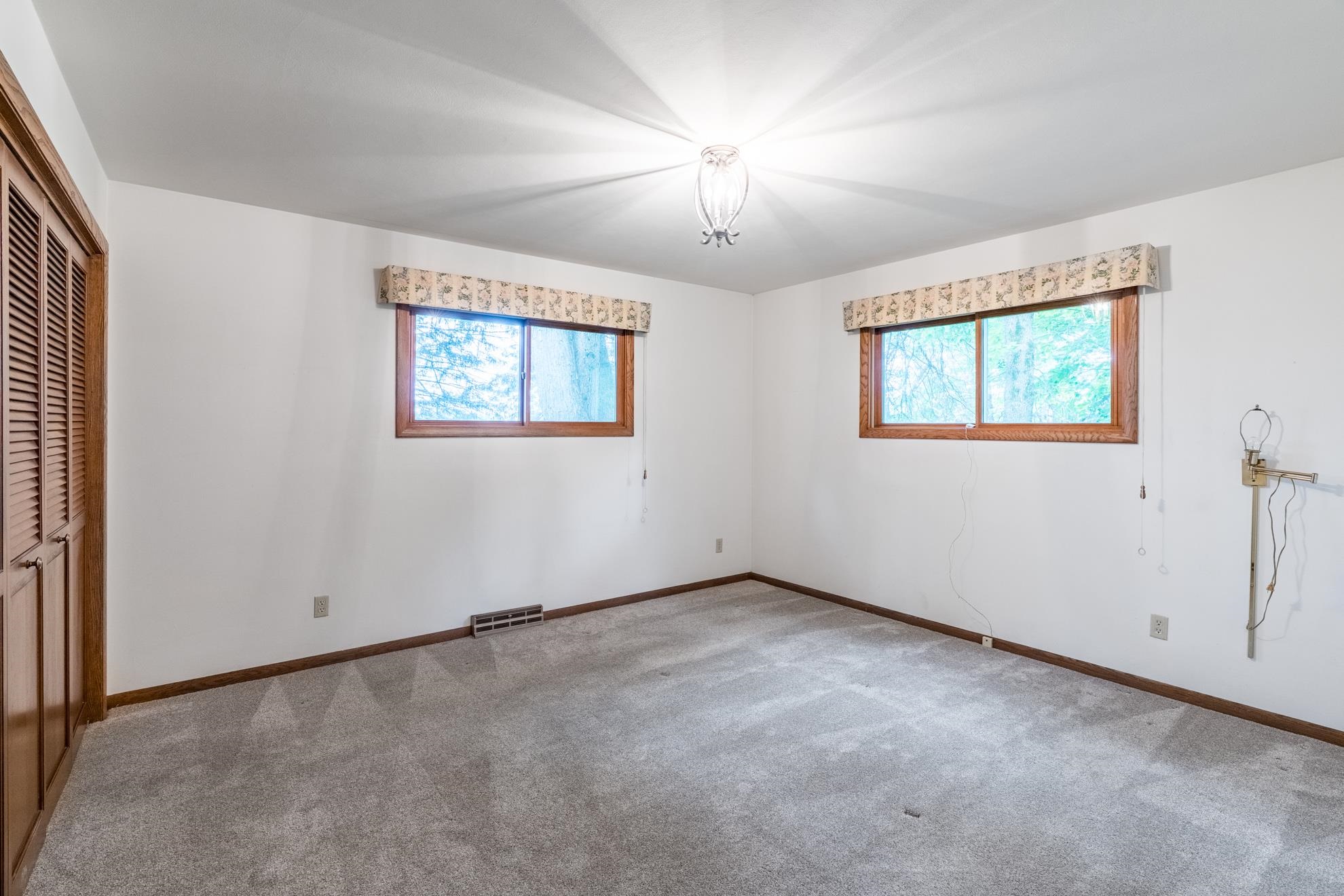 5600 N 32ND AVENUE, Wausau, Wisconsin 54401, 3 Bedrooms Bedrooms, ,1 BathroomBathrooms,Residential,For Sale,5600 N 32ND AVENUE,22602929