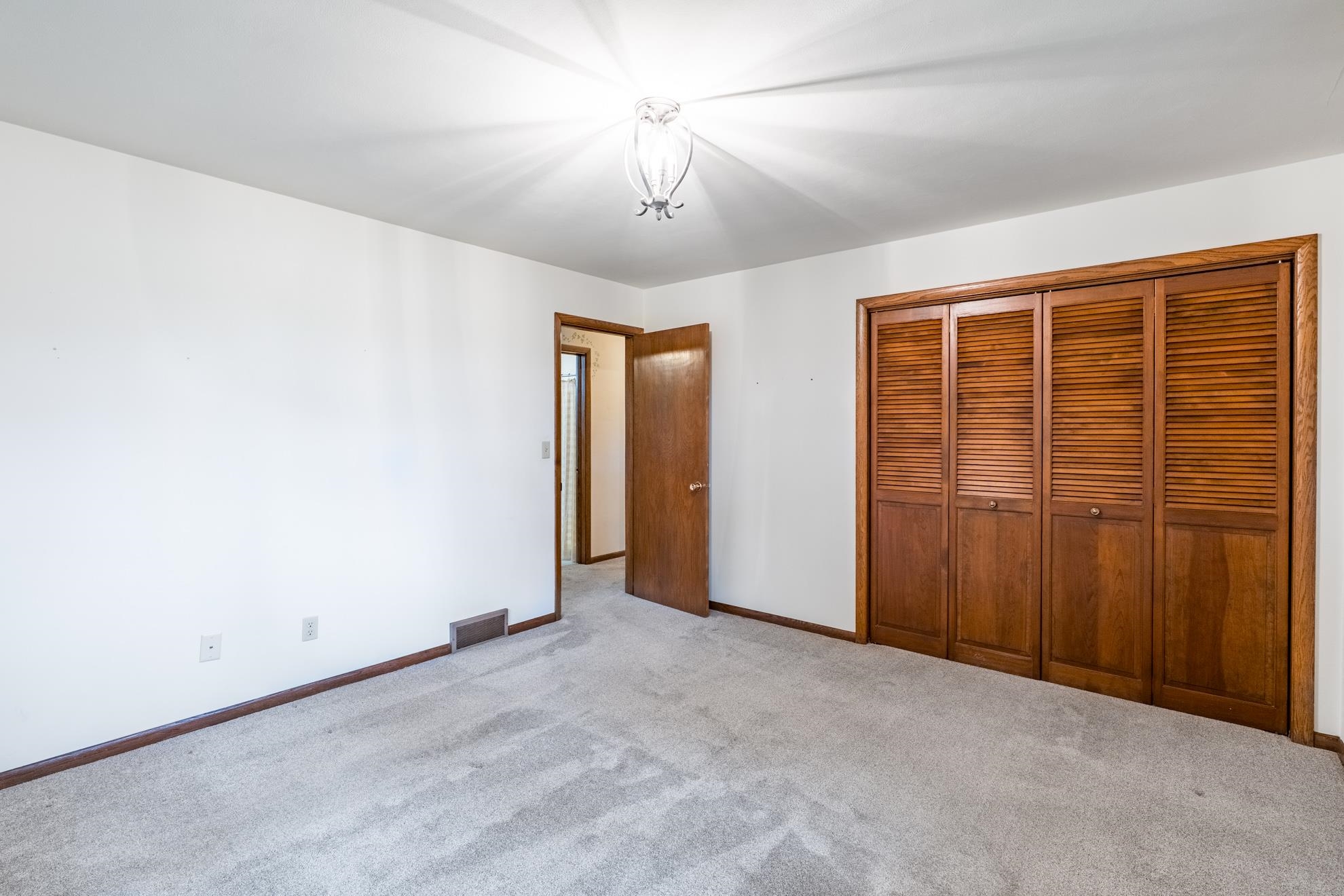 5600 N 32ND AVENUE, Wausau, Wisconsin 54401, 3 Bedrooms Bedrooms, ,1 BathroomBathrooms,Residential,For Sale,5600 N 32ND AVENUE,22602929