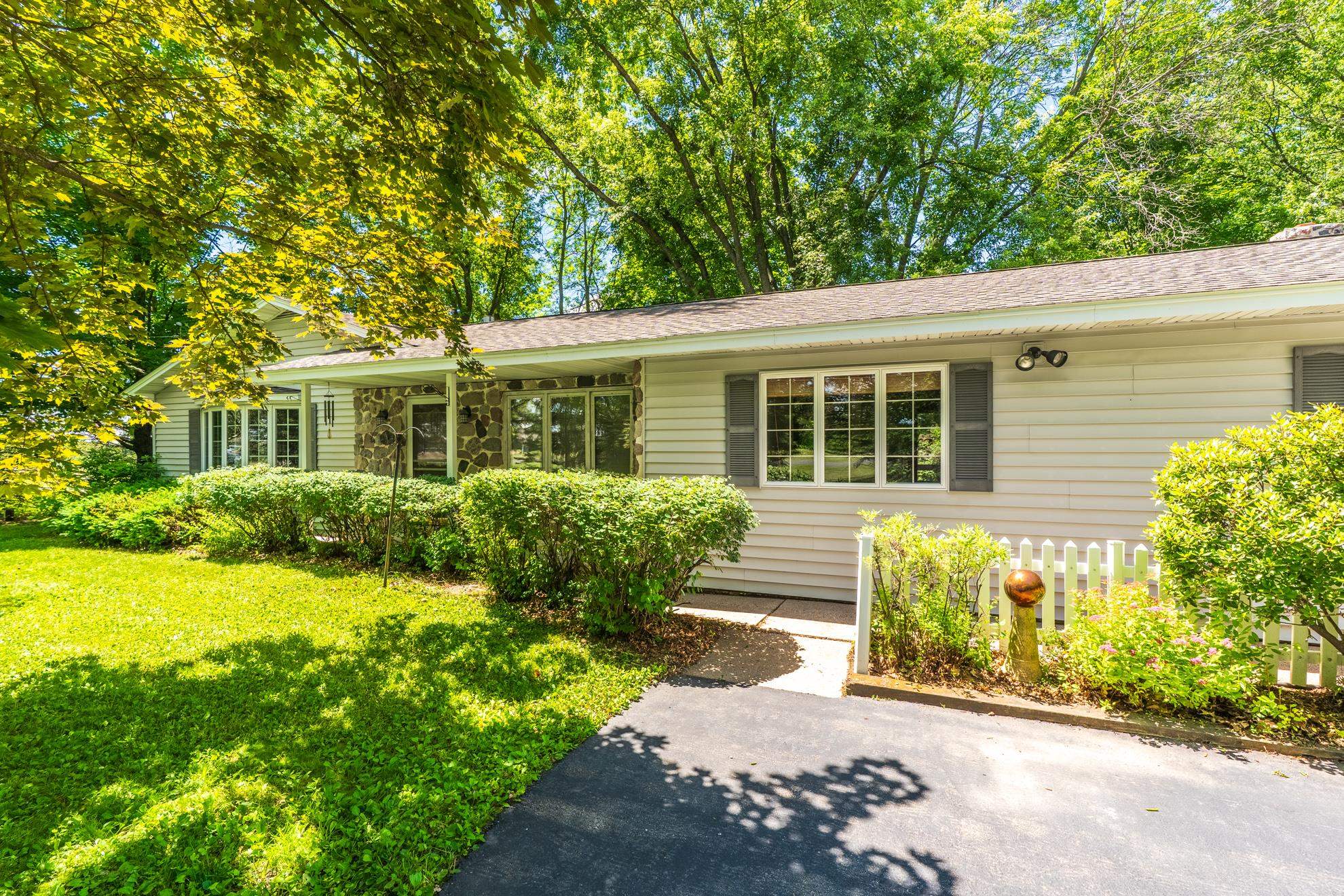 5600 N 32ND AVENUE, Wausau, Wisconsin 54401, 3 Bedrooms Bedrooms, ,1 BathroomBathrooms,Residential,For Sale,5600 N 32ND AVENUE,22602929