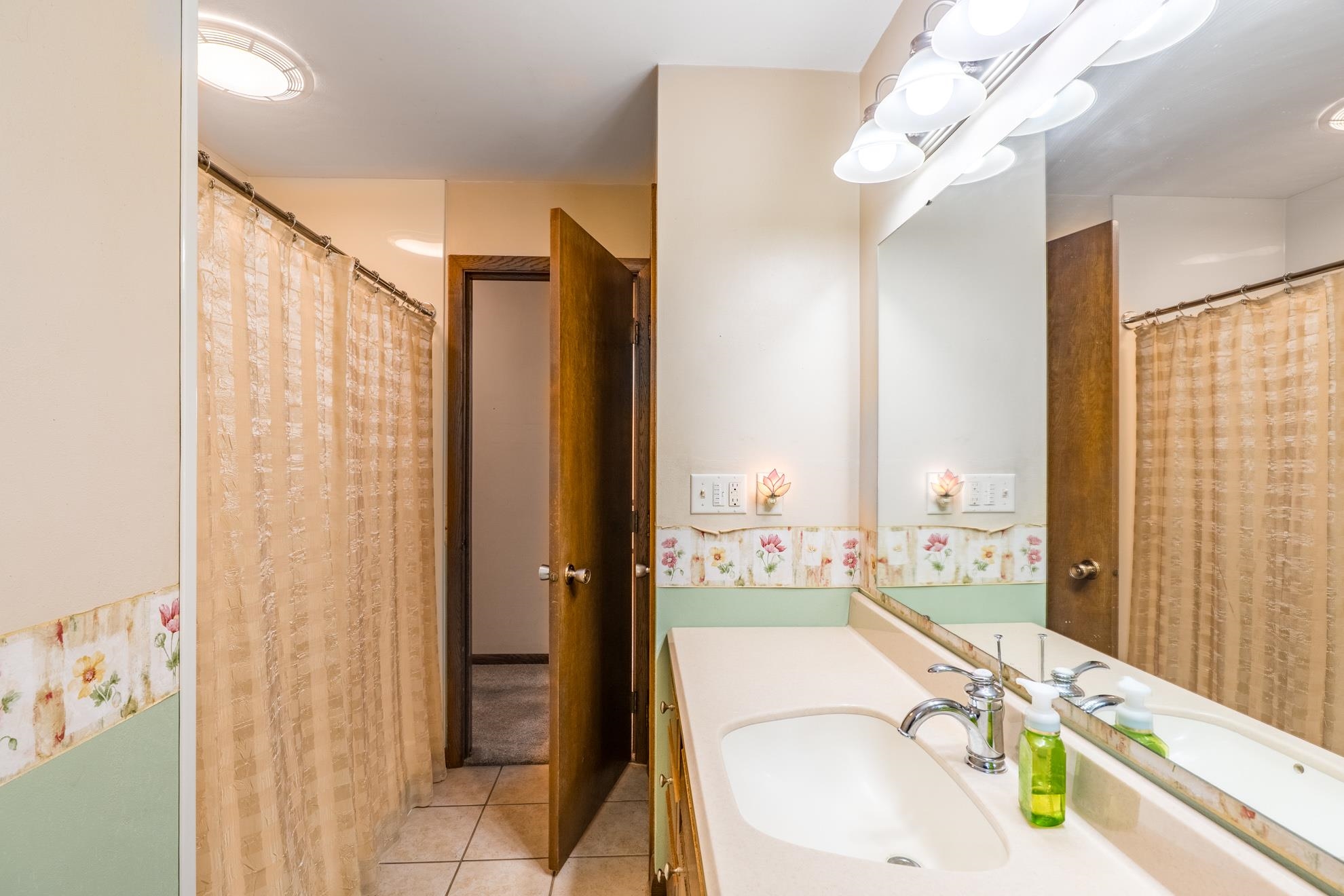 5600 N 32ND AVENUE, Wausau, Wisconsin 54401, 3 Bedrooms Bedrooms, ,1 BathroomBathrooms,Residential,For Sale,5600 N 32ND AVENUE,22602929