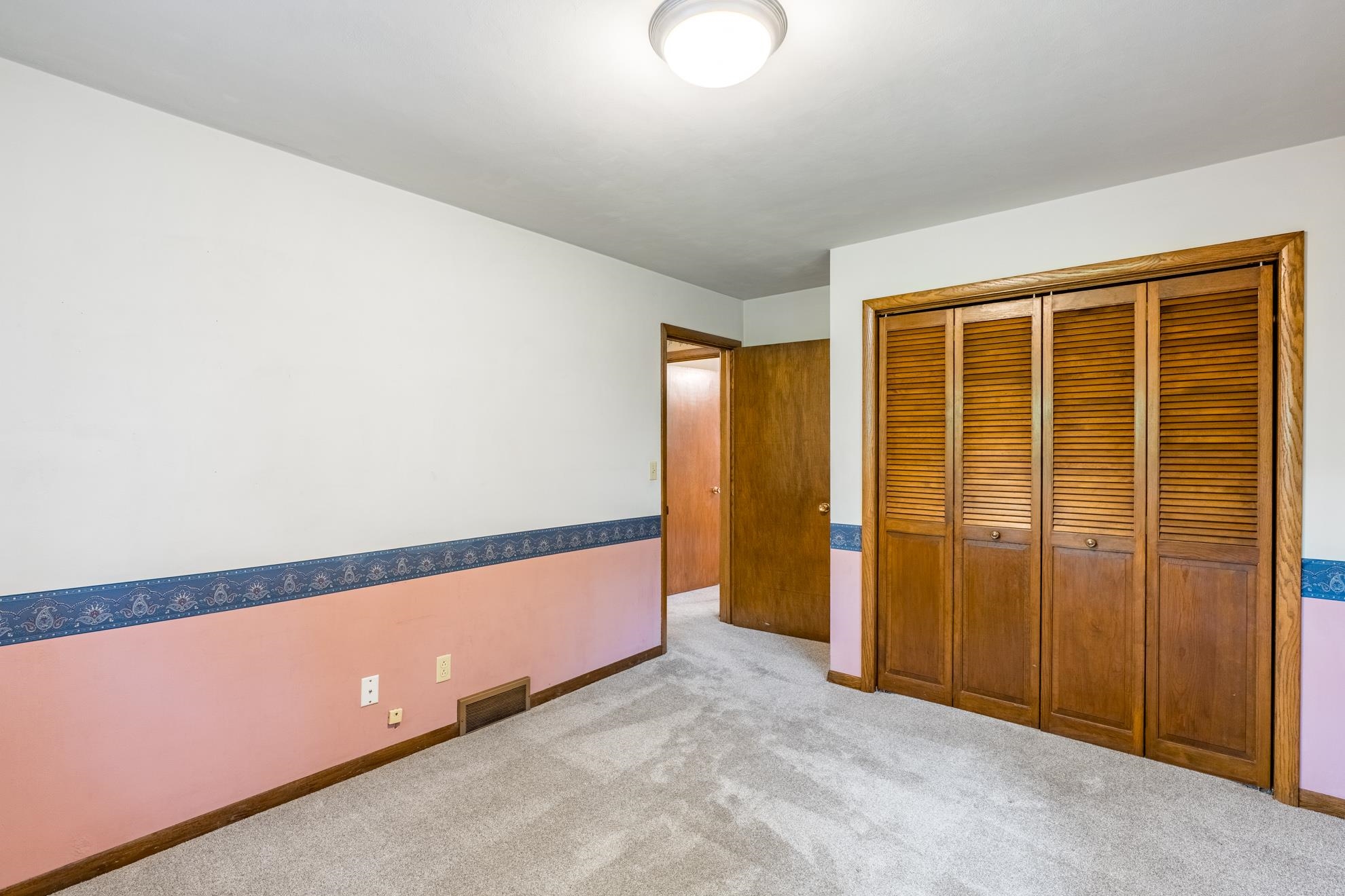 5600 N 32ND AVENUE, Wausau, Wisconsin 54401, 3 Bedrooms Bedrooms, ,1 BathroomBathrooms,Residential,For Sale,5600 N 32ND AVENUE,22602929