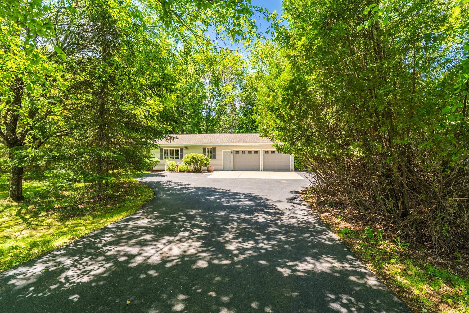 5600 N 32ND AVENUE, Wausau, Wisconsin 54401, 3 Bedrooms Bedrooms, ,1 BathroomBathrooms,Residential,For Sale,5600 N 32ND AVENUE,22602929