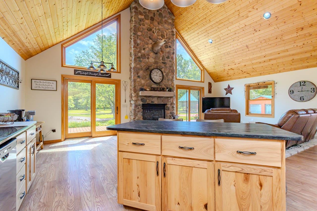 161008 GRANITE ROAD, Wausau, Wisconsin 54403, 5 Bedrooms Bedrooms, ,4 BathroomsBathrooms,Residential,For Sale,161008 GRANITE ROAD,22602932