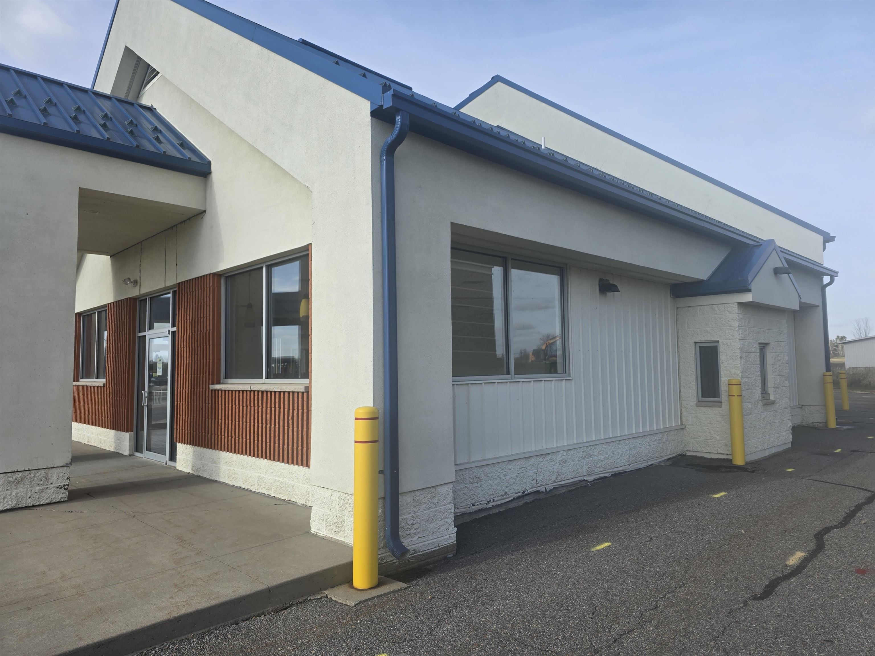 1501 W MCMILLAN STREET, Marshfield, Wisconsin 54449, ,Commercial/industrial,For Rent,1501 W MCMILLAN STREET,22602935