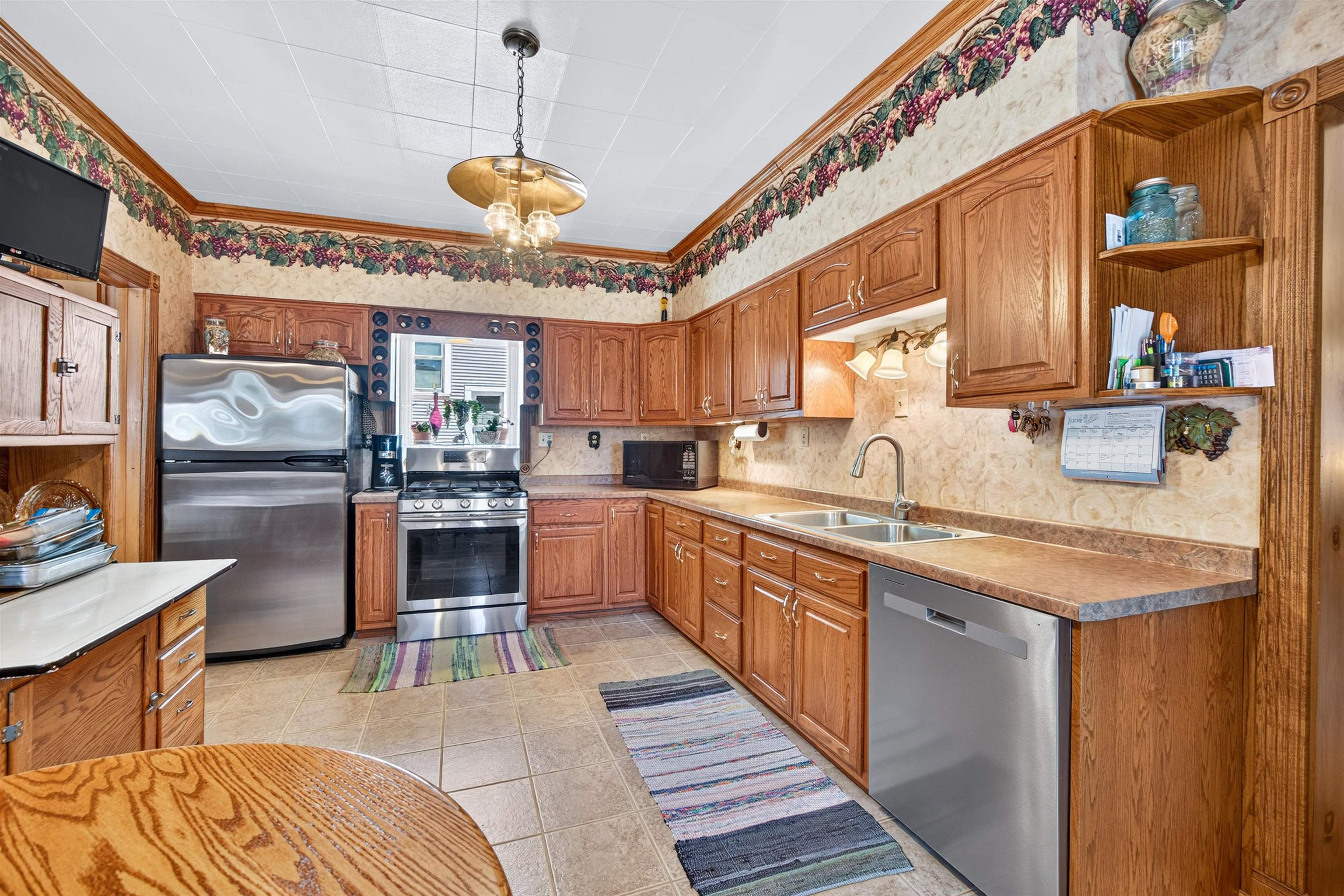 1000 WISCONSIN STREET, Stevens Point, Wisconsin 54481, 3 Bedrooms Bedrooms, ,1 BathroomBathrooms,Residential,For Sale,1000 WISCONSIN STREET,22602938