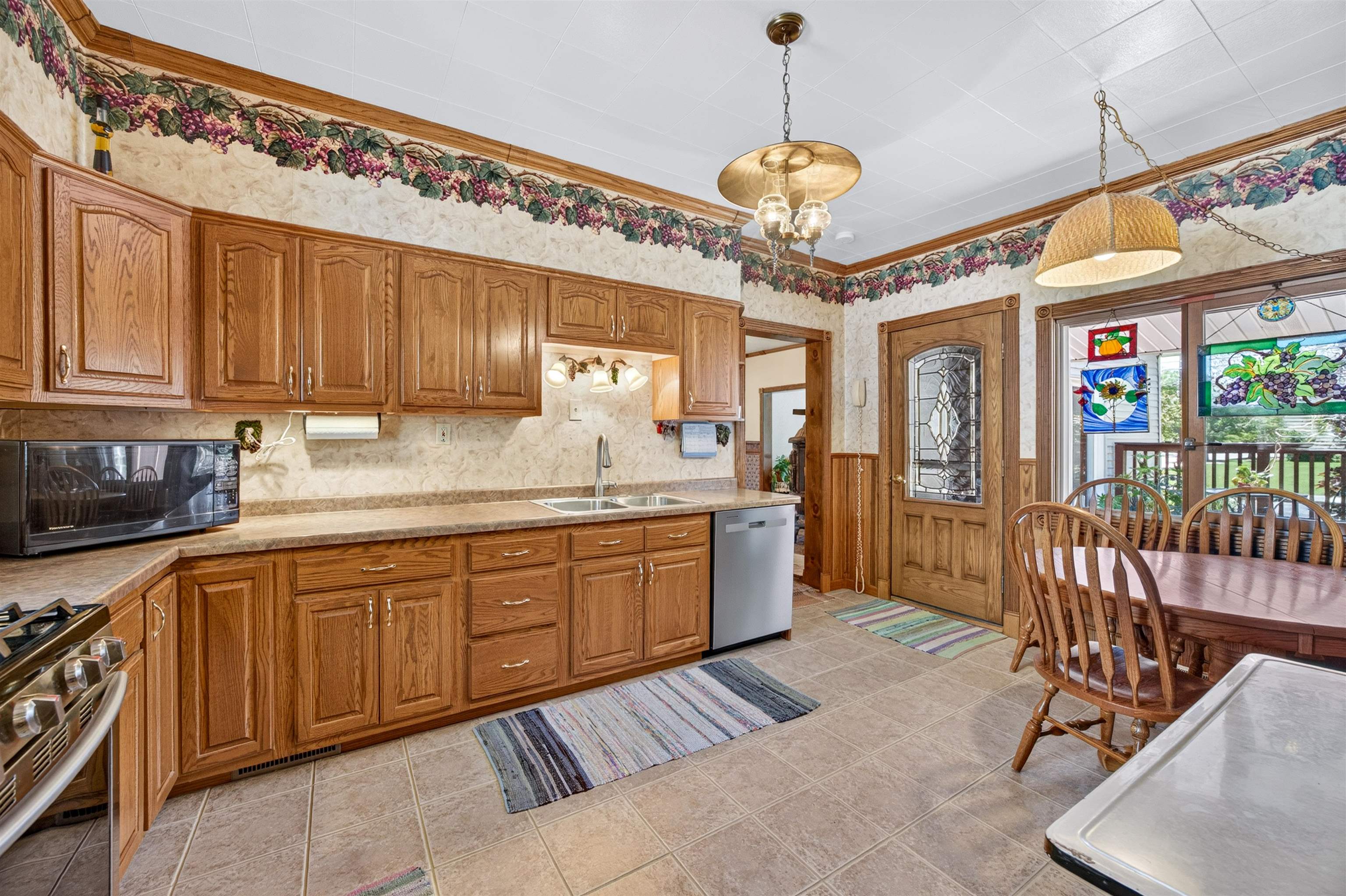 1000 WISCONSIN STREET, Stevens Point, Wisconsin 54481, 3 Bedrooms Bedrooms, ,1 BathroomBathrooms,Residential,For Sale,1000 WISCONSIN STREET,22602938