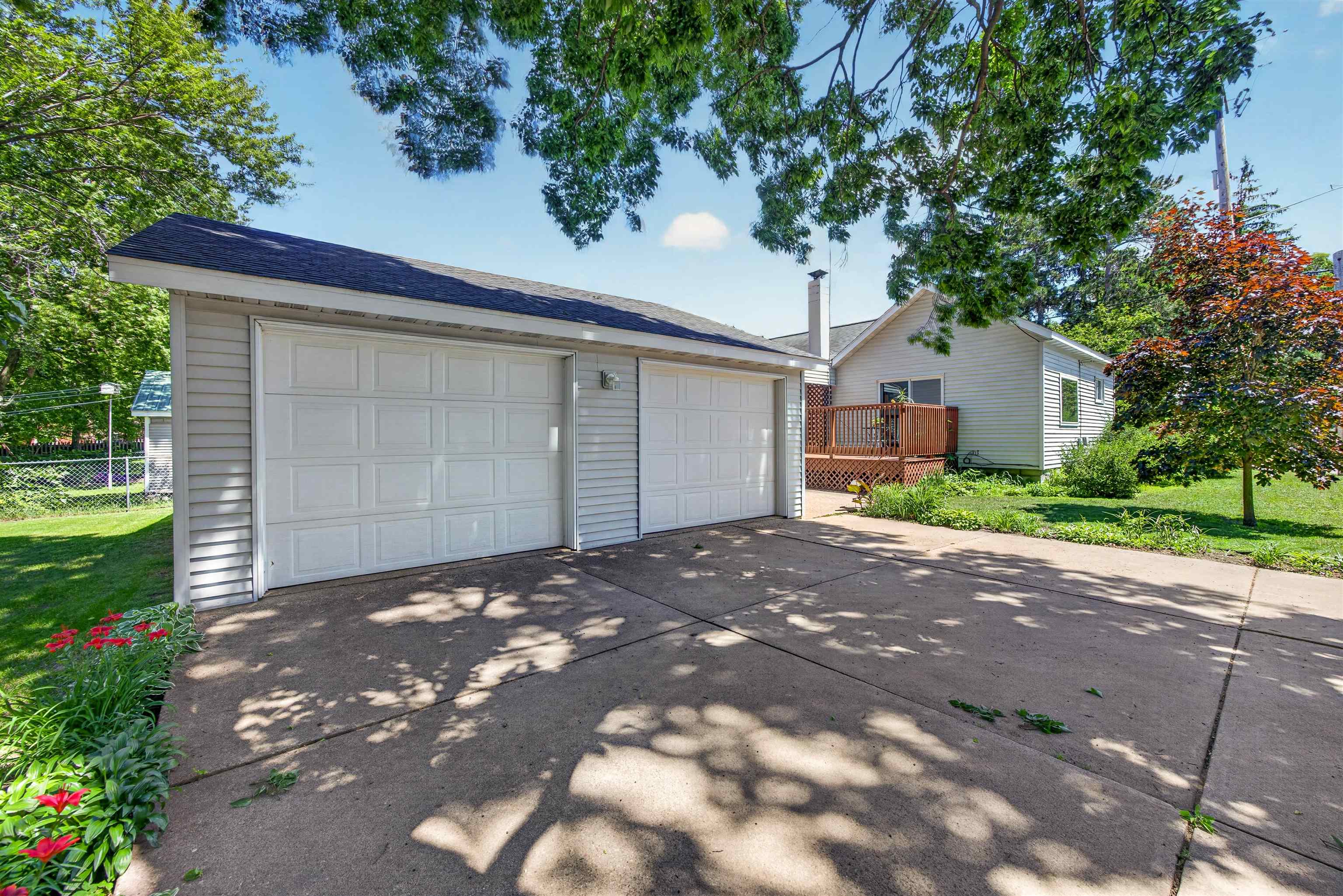 1000 WISCONSIN STREET, Stevens Point, Wisconsin 54481, 3 Bedrooms Bedrooms, ,1 BathroomBathrooms,Residential,For Sale,1000 WISCONSIN STREET,22602938