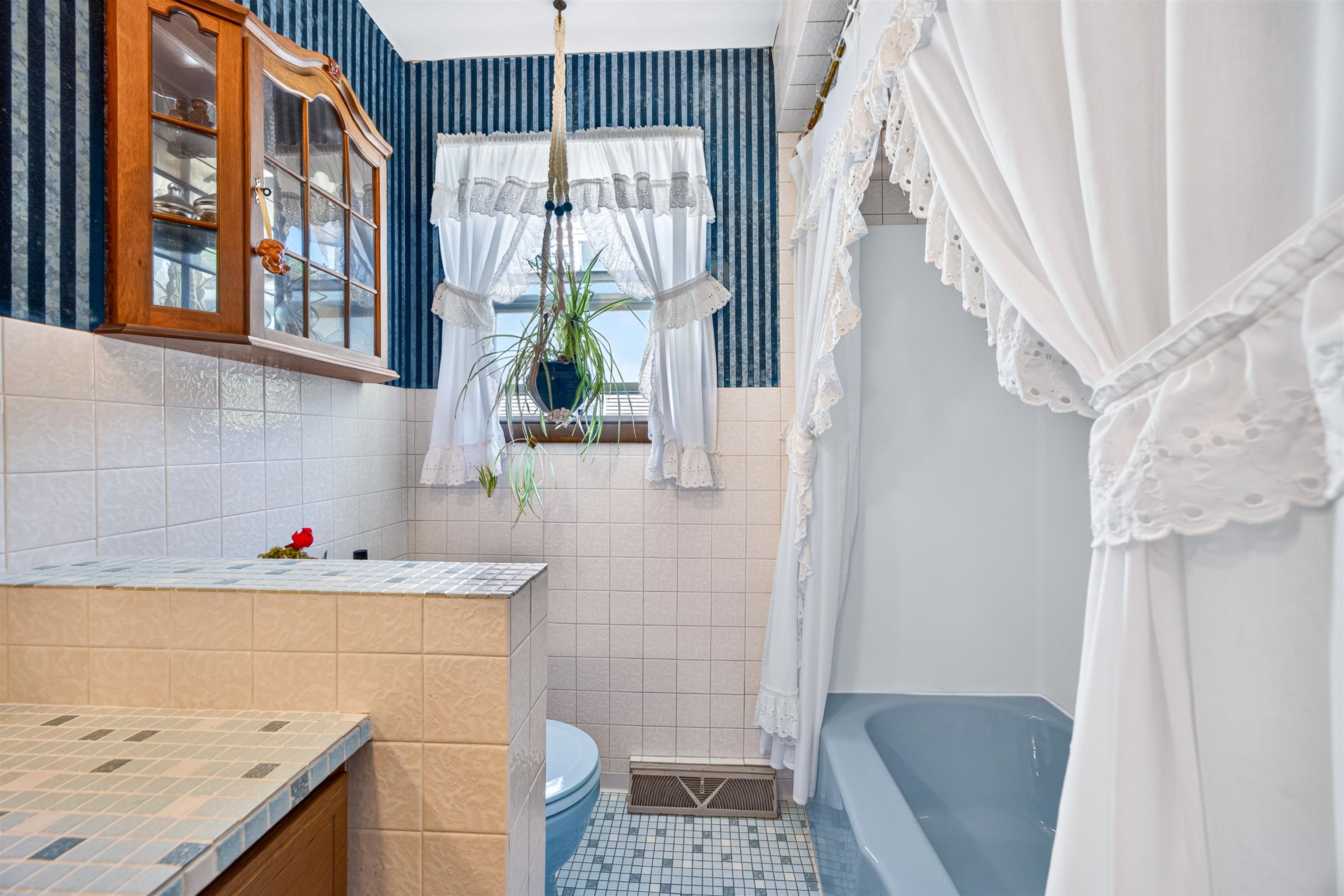 1000 WISCONSIN STREET, Stevens Point, Wisconsin 54481, 3 Bedrooms Bedrooms, ,1 BathroomBathrooms,Residential,For Sale,1000 WISCONSIN STREET,22602938