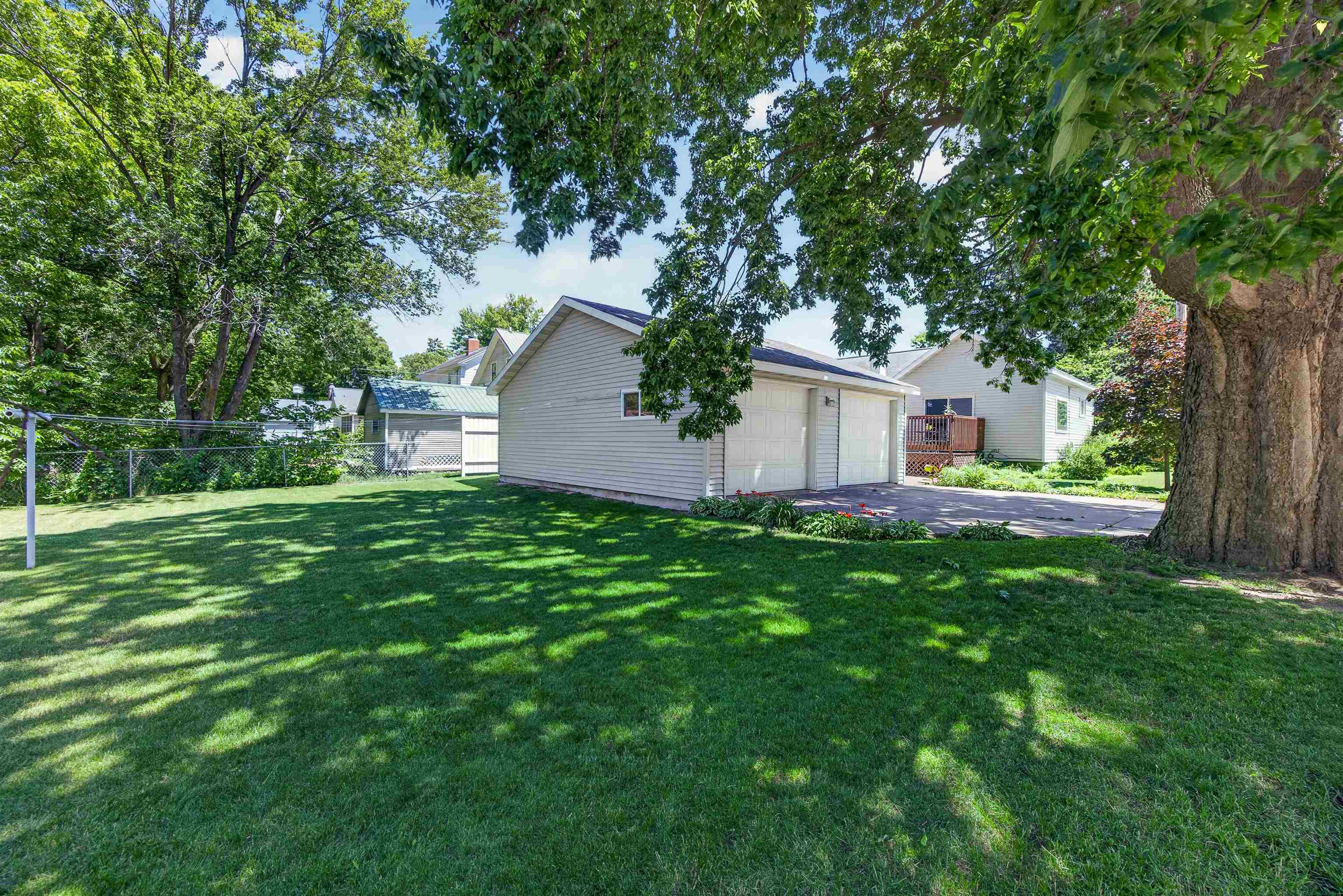 1000 WISCONSIN STREET, Stevens Point, Wisconsin 54481, 3 Bedrooms Bedrooms, ,1 BathroomBathrooms,Residential,For Sale,1000 WISCONSIN STREET,22602938
