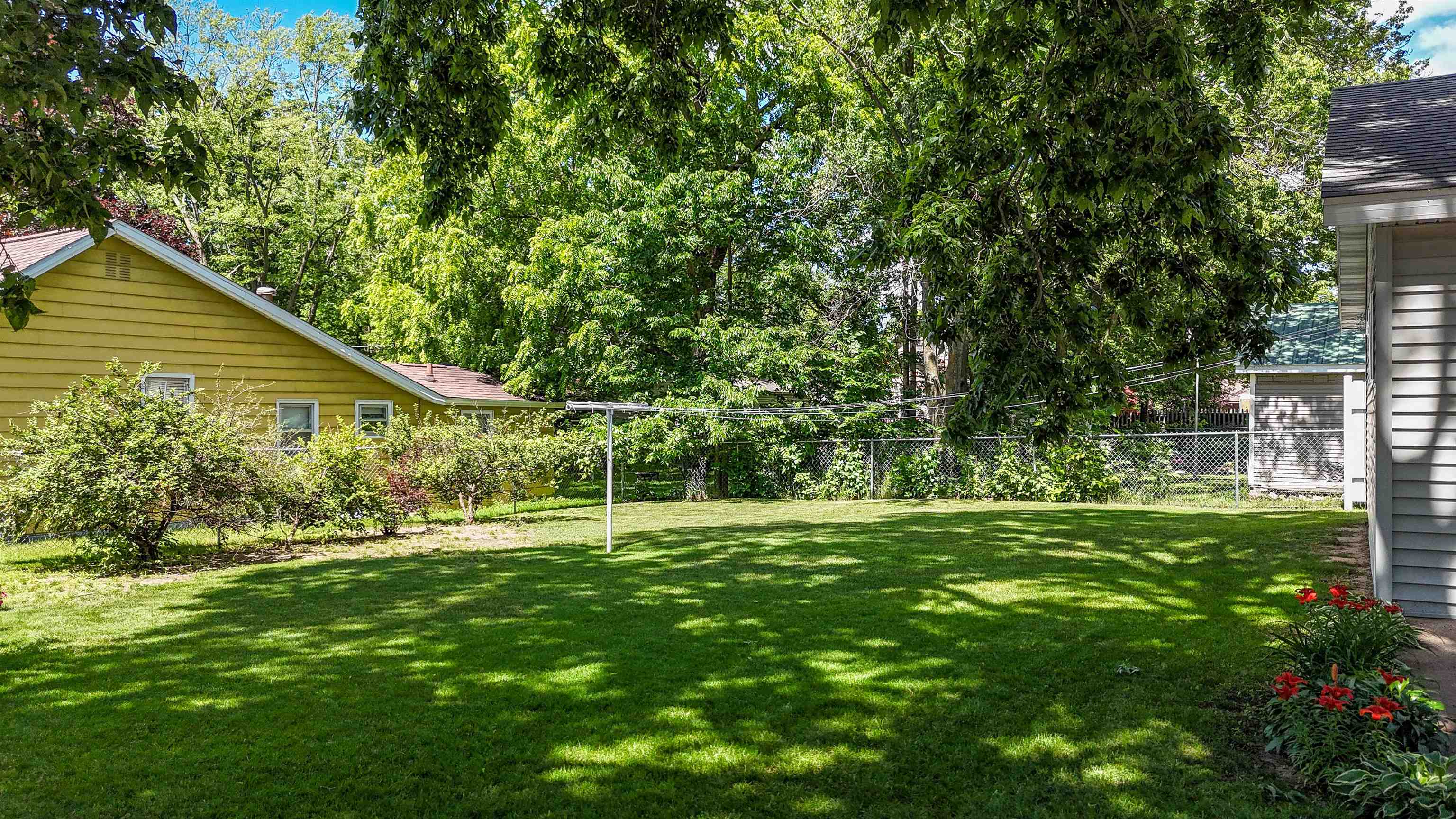 1000 WISCONSIN STREET, Stevens Point, Wisconsin 54481, 3 Bedrooms Bedrooms, ,1 BathroomBathrooms,Residential,For Sale,1000 WISCONSIN STREET,22602938