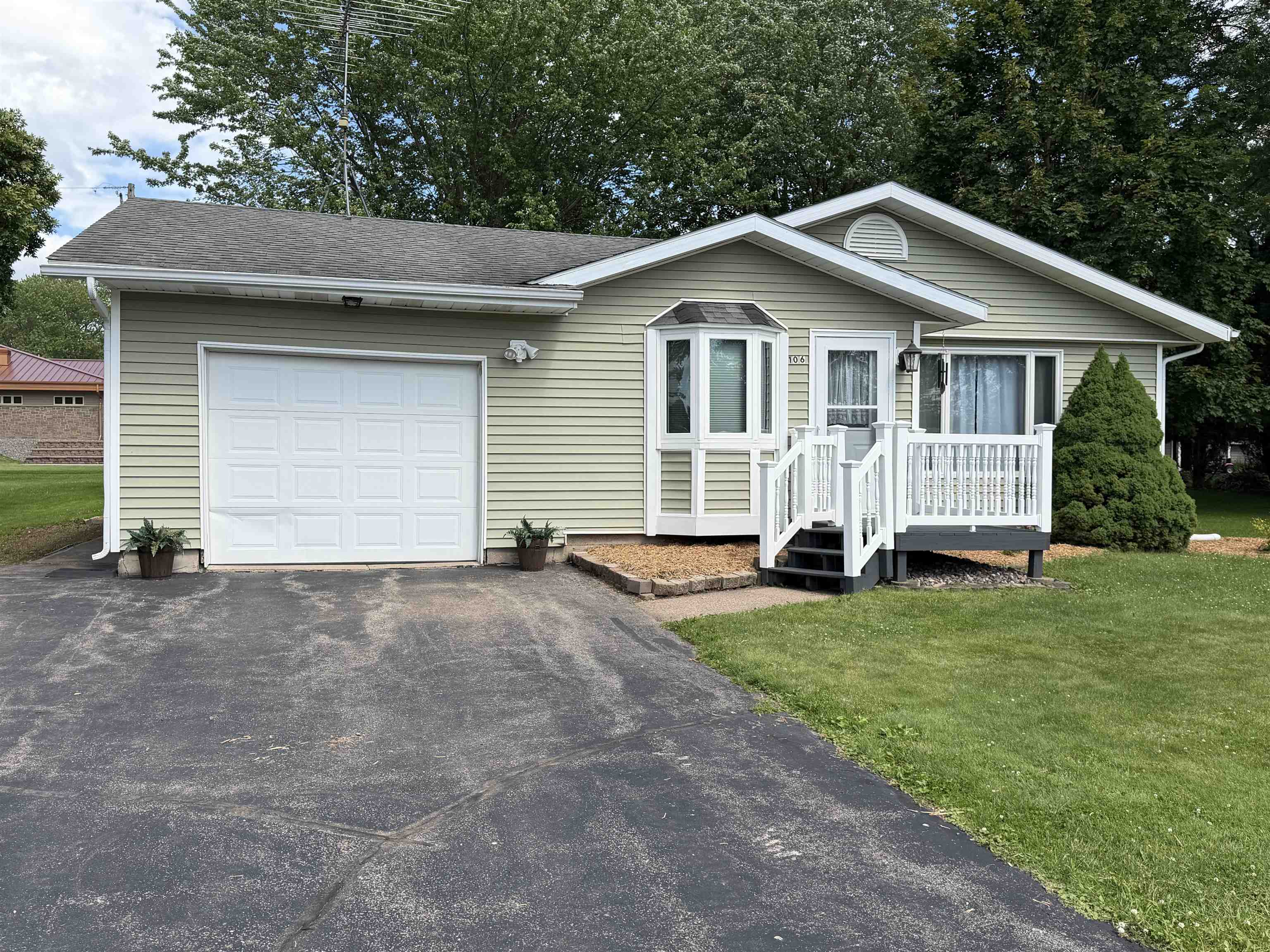 106 S 6TH STREET, Colby, Wisconsin 54421, 3 Bedrooms Bedrooms, ,1 BathroomBathrooms,Residential,For Sale,106 S 6TH STREET,22602943