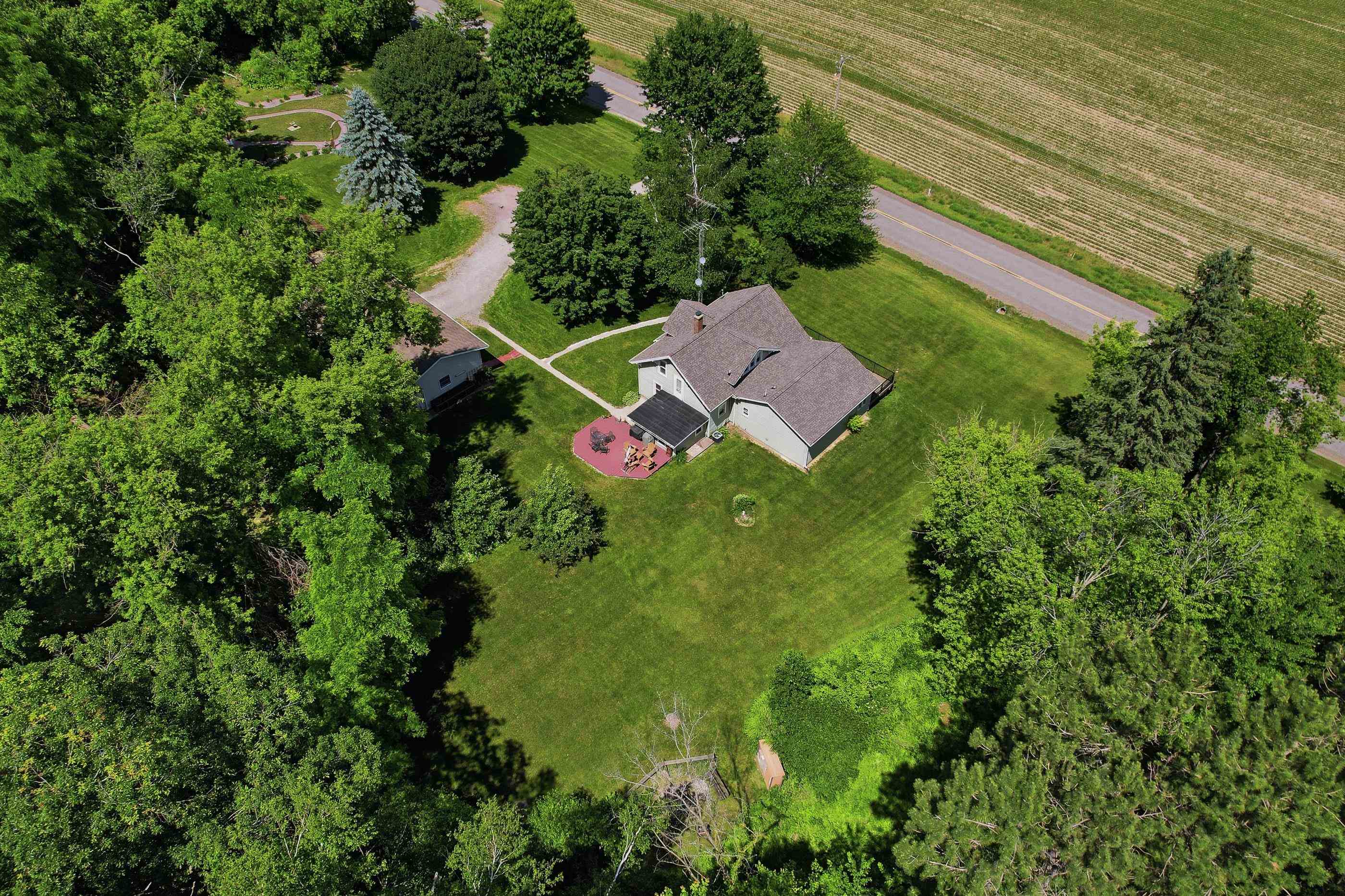 N4825 COUNTY ROAD Q, Waupaca, Wisconsin 54981, 4 Bedrooms Bedrooms, ,2 BathroomsBathrooms,Residential,For Sale,N4825 COUNTY ROAD Q,22602946
