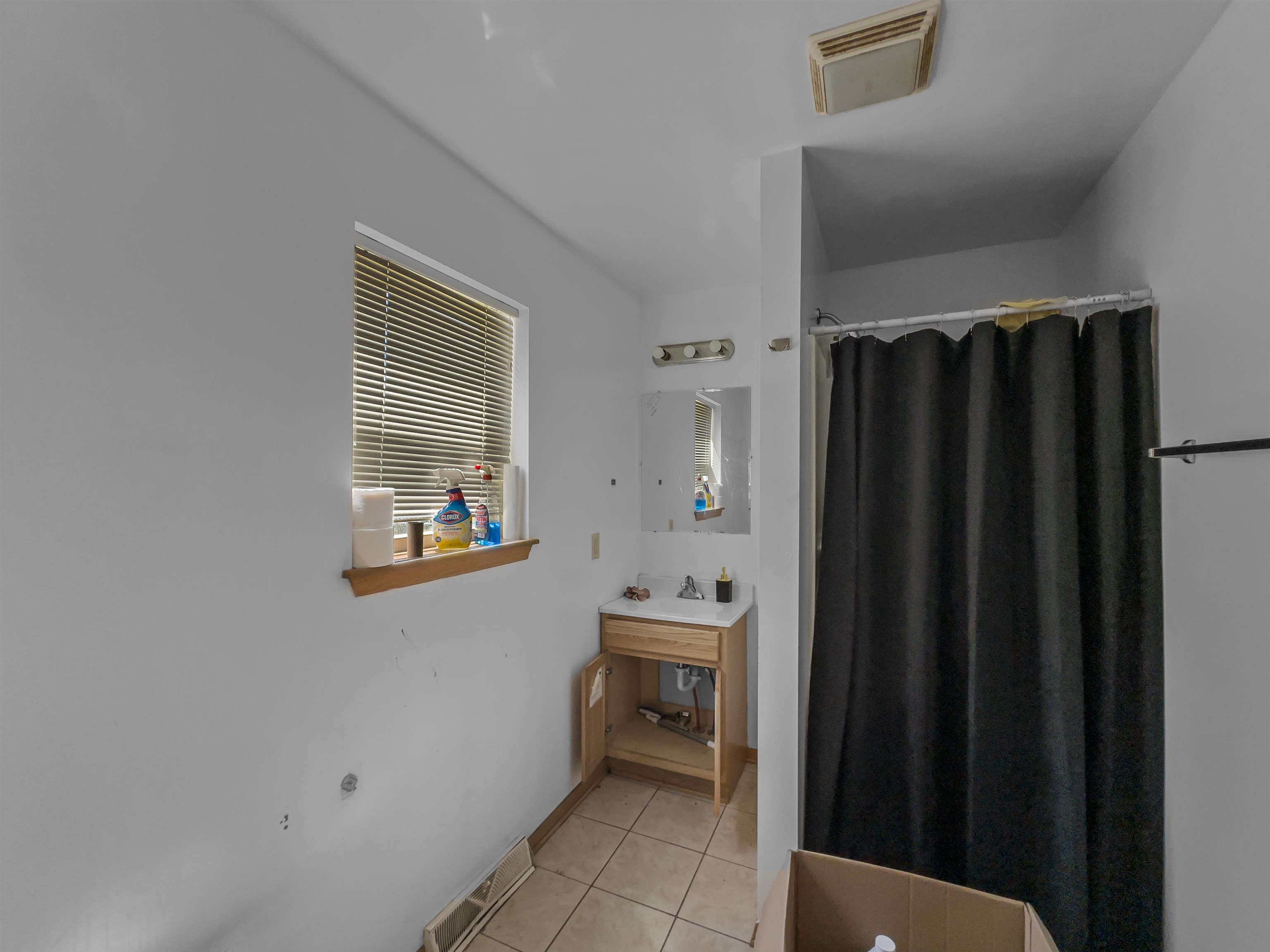 2850 N 21ST STREET, Milwaukee, Wisconsin 53206-1607, 4 Bedrooms Bedrooms, ,2 BathroomsBathrooms,Residential,For Sale,2850 N 21ST STREET,22602950