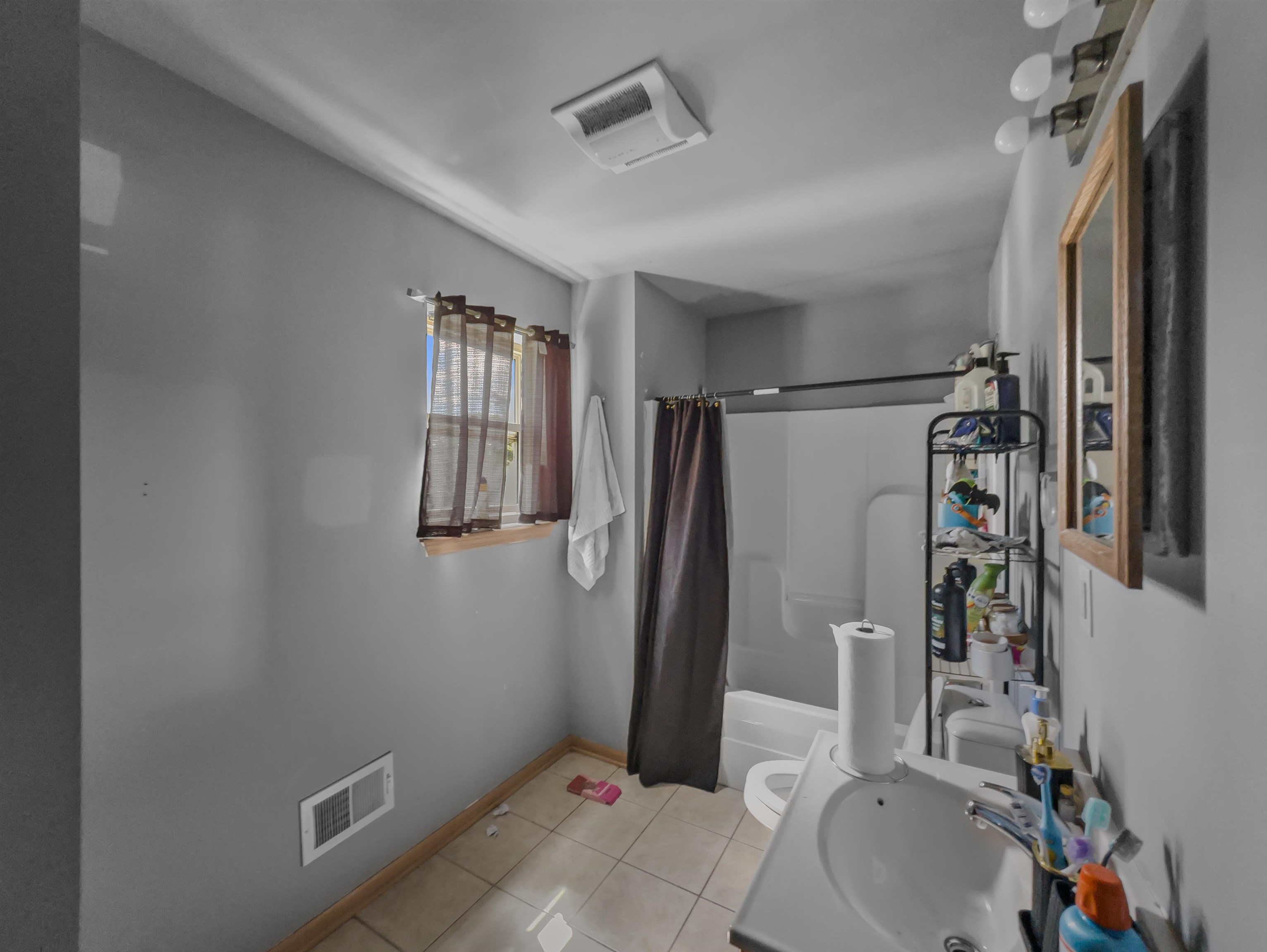 2850 N 21ST STREET, Milwaukee, Wisconsin 53206-1607, 4 Bedrooms Bedrooms, ,2 BathroomsBathrooms,Residential,For Sale,2850 N 21ST STREET,22602950