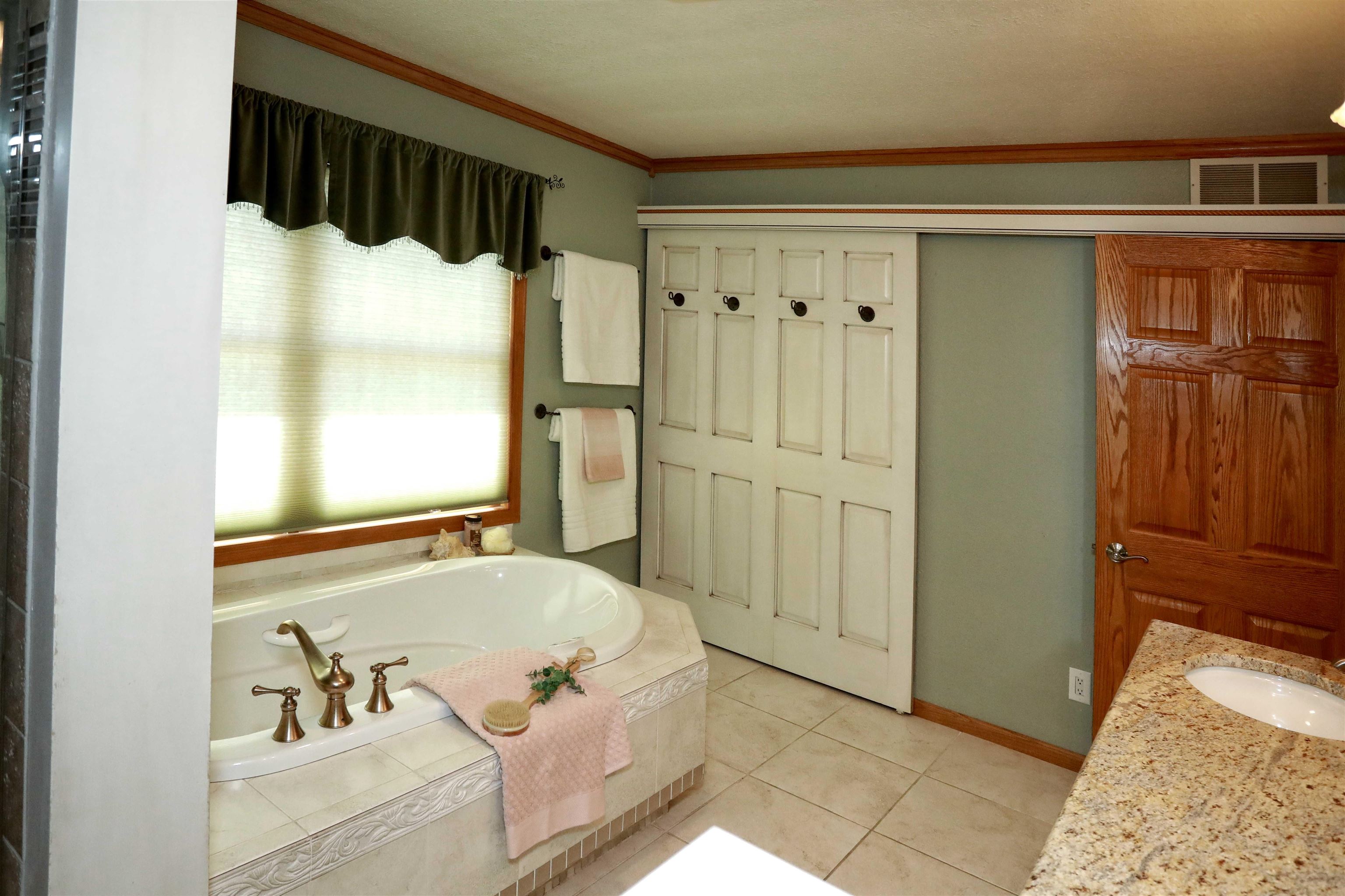 1424 OXBOW ROAD, Stevens Point, Wisconsin 54482, 3 Bedrooms Bedrooms, ,3 BathroomsBathrooms,Residential,For Sale,1424 OXBOW ROAD,22602951