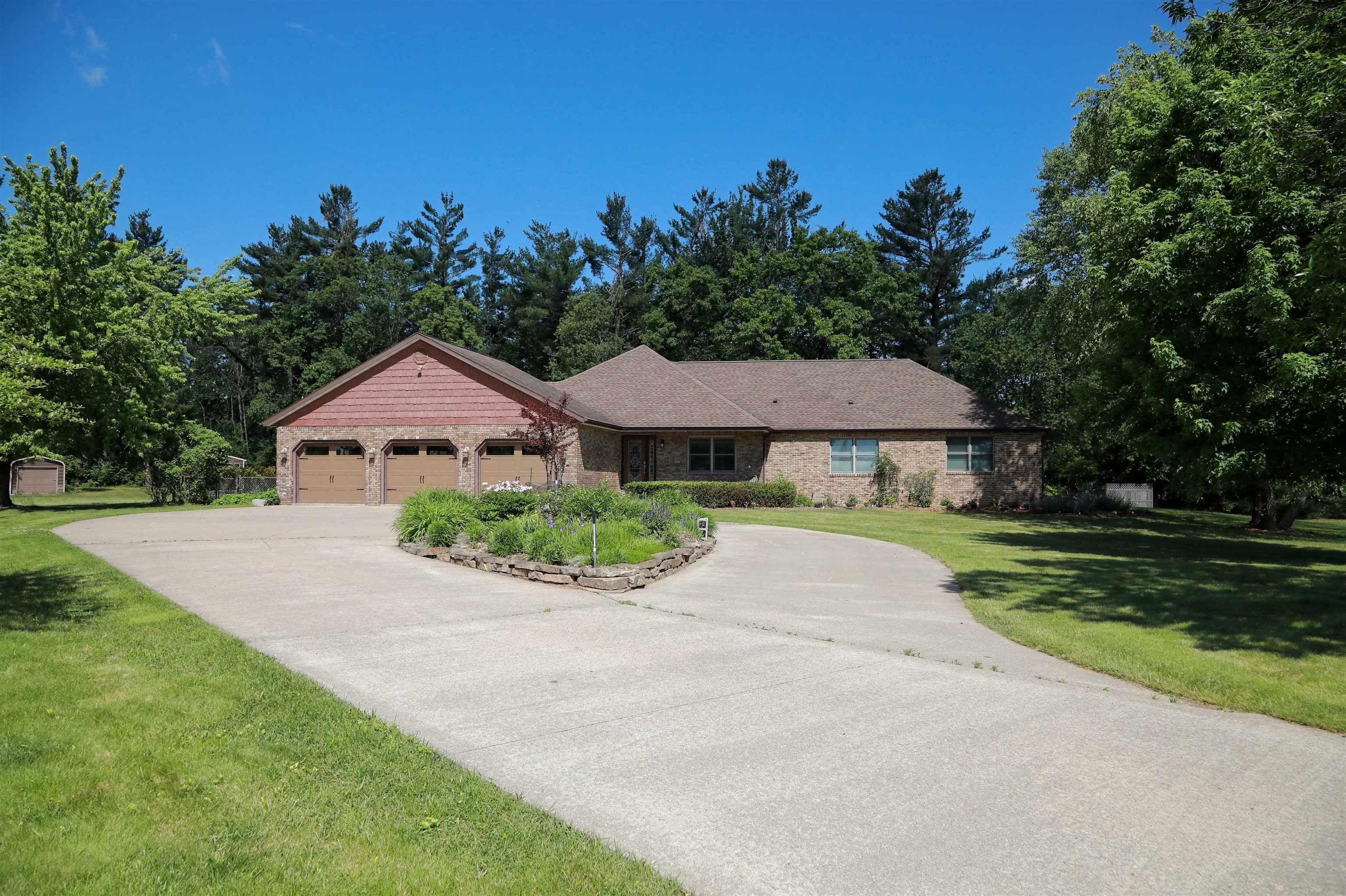 1424 OXBOW ROAD, Stevens Point, Wisconsin 54482, 3 Bedrooms Bedrooms, ,3 BathroomsBathrooms,Residential,For Sale,1424 OXBOW ROAD,22602951